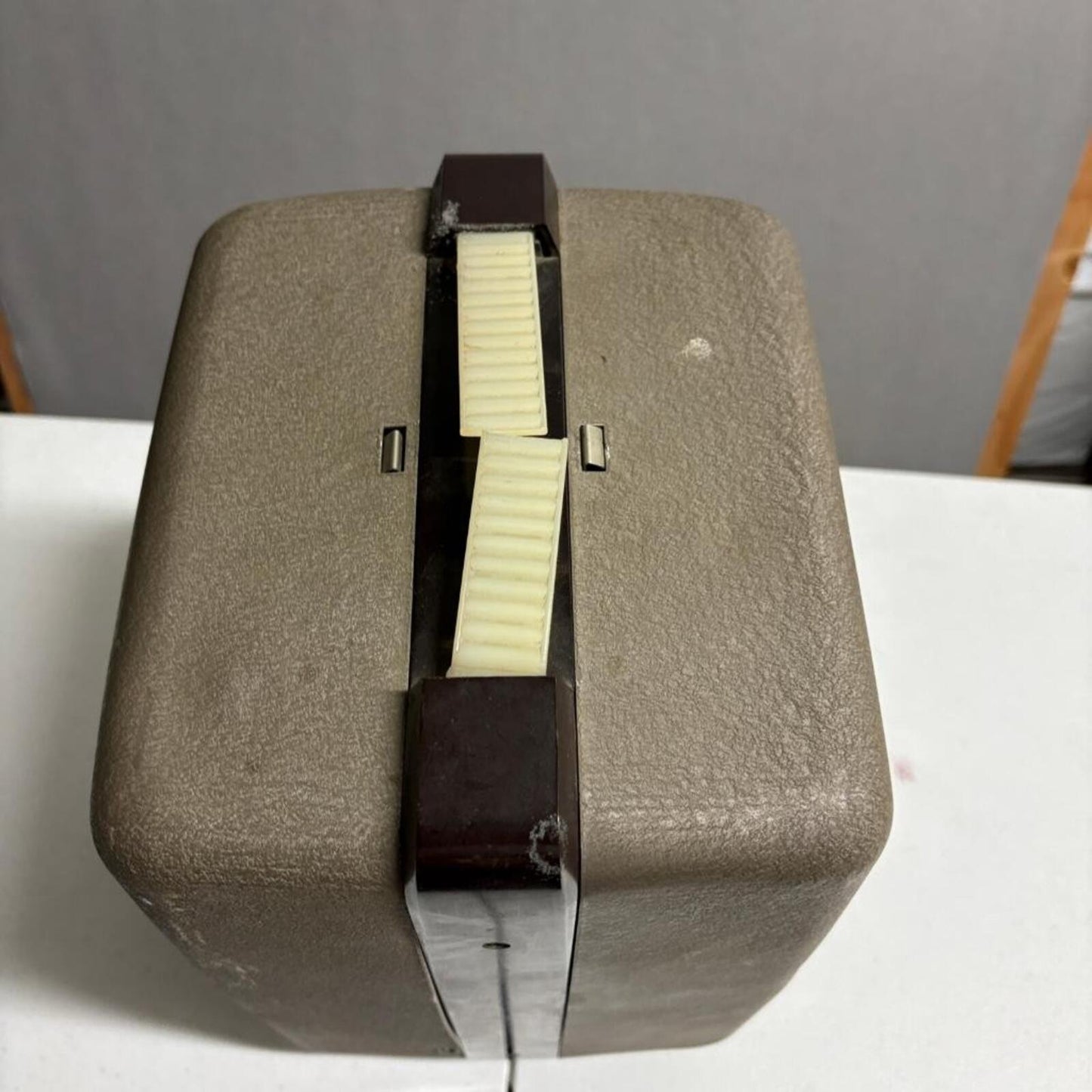 Vintage Cine Kodak Showtime 8 Movie Projector Model A 500 Watt 8mm with Case