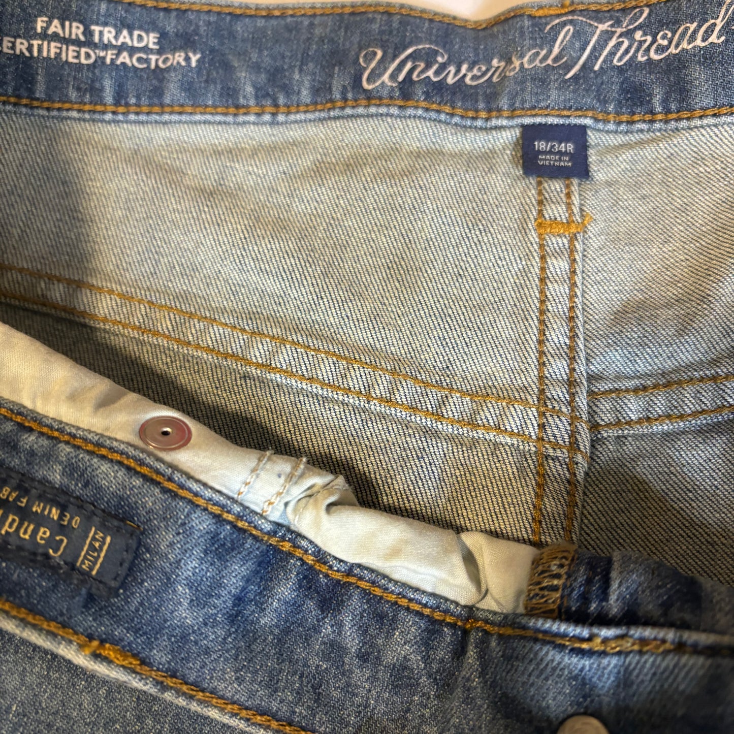 Baggy Universal Thread Jeans Women’s 18/34R Blue Vintage Stretch Straight NWT