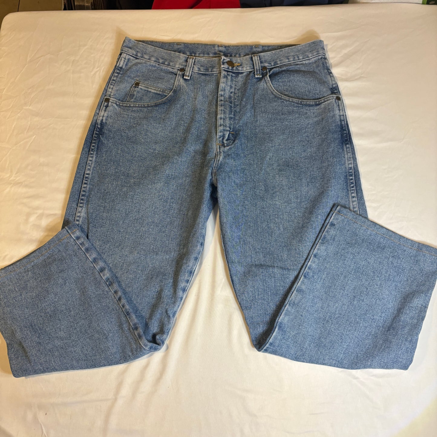 Wrangler Jeans Men’s 35x30 Vintage Y2K Light Wash Denim Straight Leg 100% Cotton