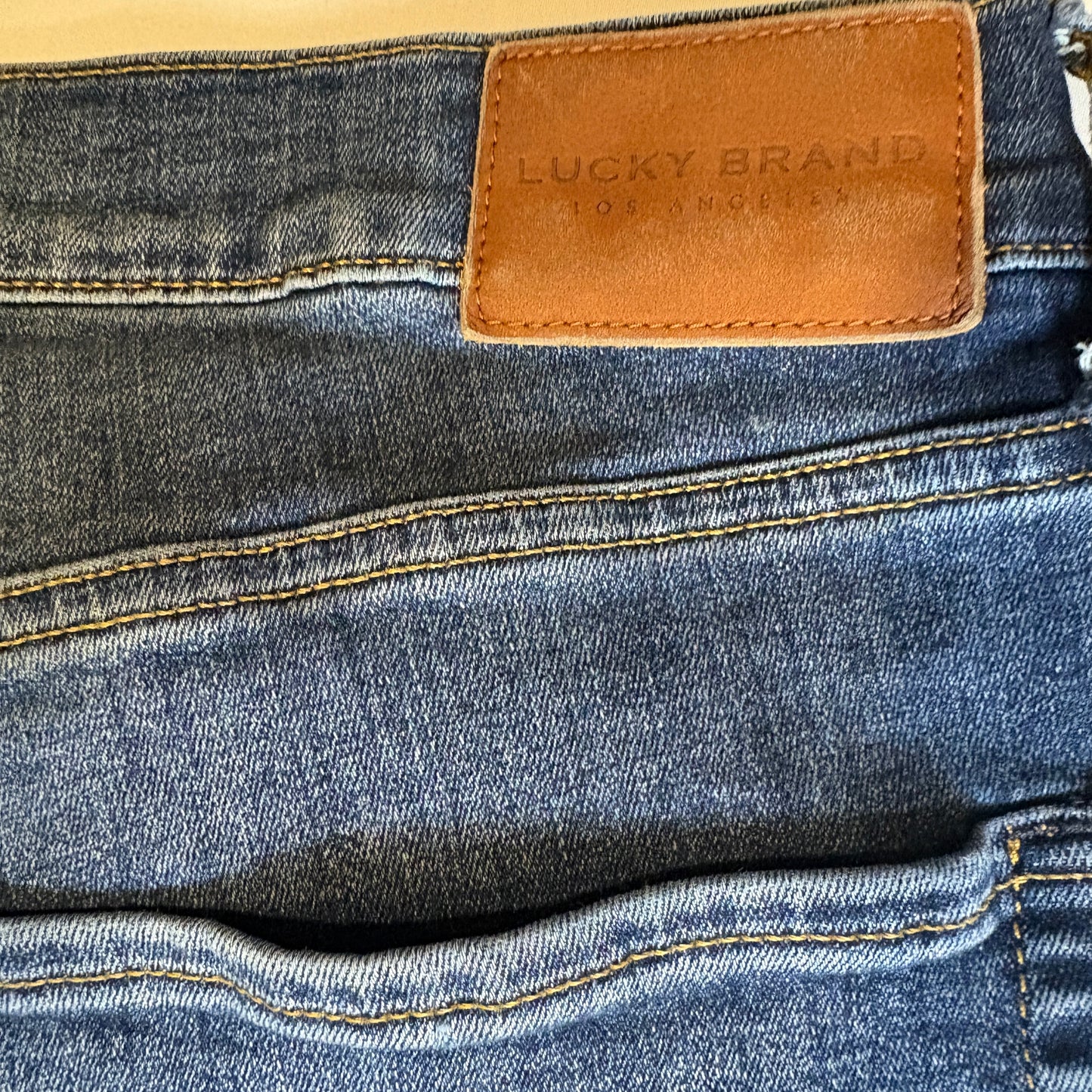 Lucky Brand Jeans Men’s 36x30 Blue Denim Straight Leg Distressed Paint Stain Work