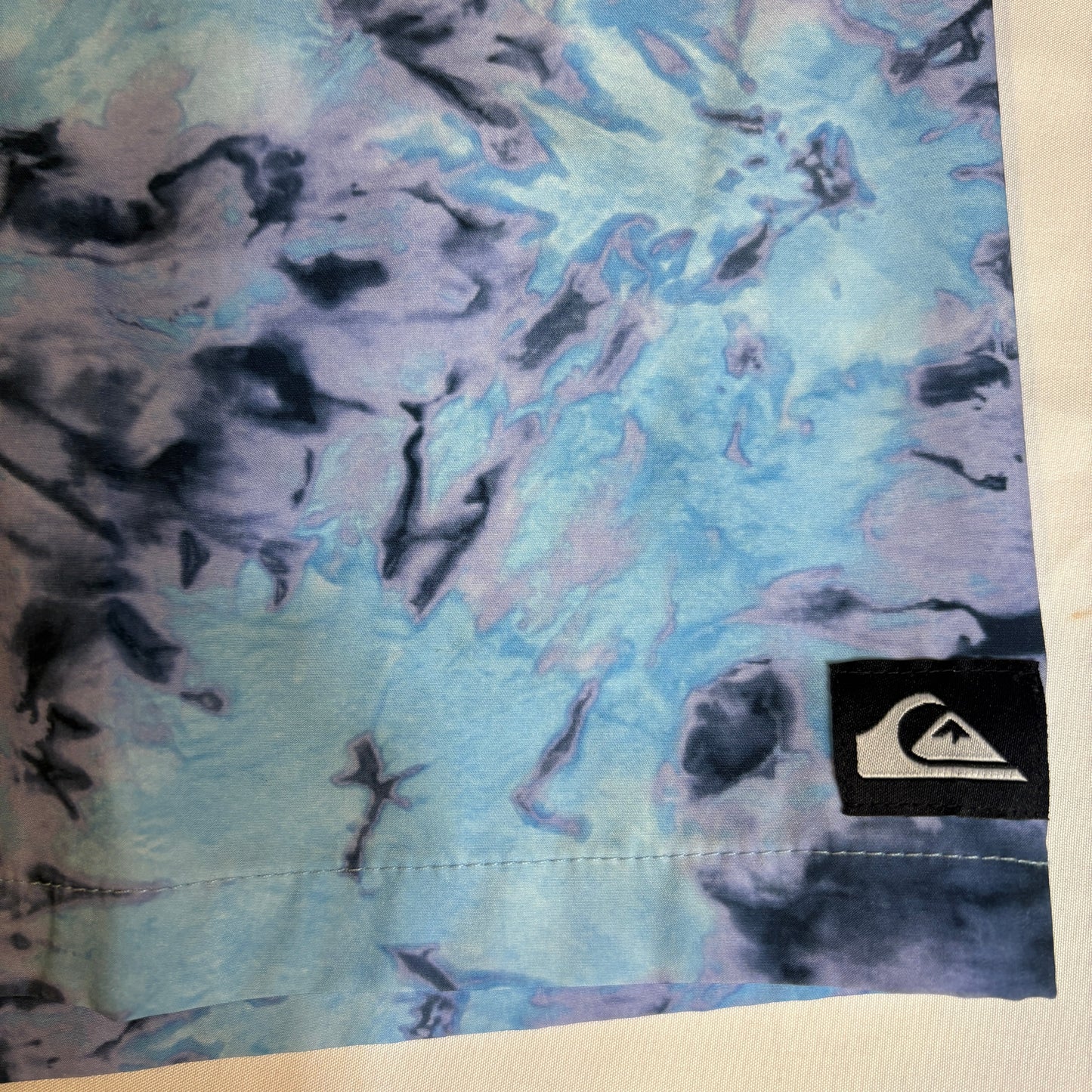 Quiksilver Board Shorts Boys L (14/16) Blue Purple Tie Dye Swim Trunks Mesh Liner