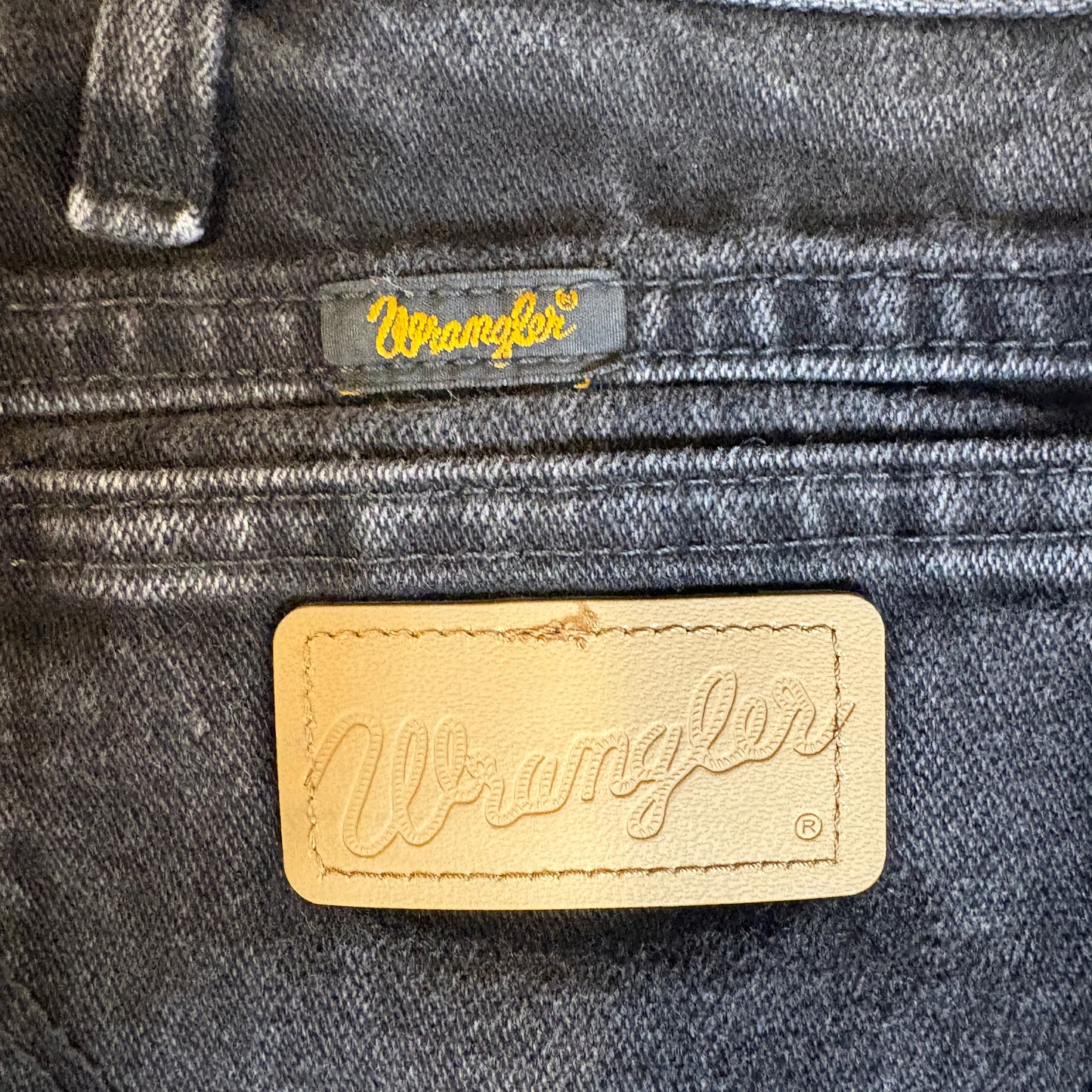 Wrangler Jeans Men’s 36x32 Black Charcoal Straight Leg 100% Cotton Denim