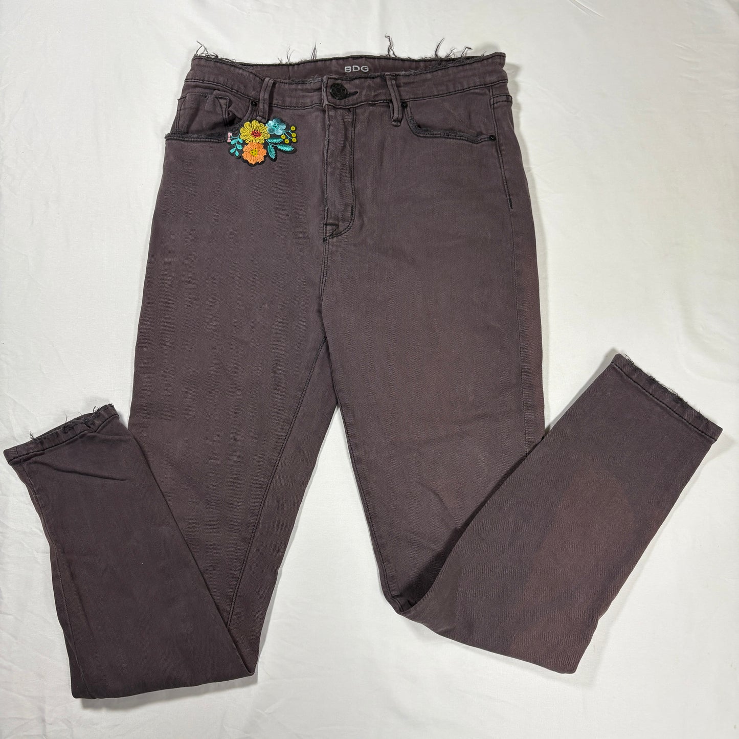 BDG Jeans Women’s 30W 29L High Rise Twig Ankle Gray Slim Raw Hem Floral Patch
