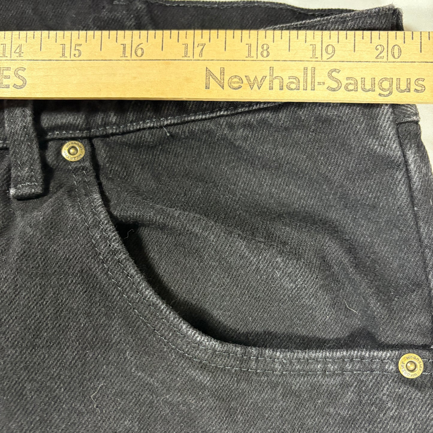 Wrangler Regular Fit Men’s 42x30 Black Denim Jeans Classic Straight Baggy Vintage