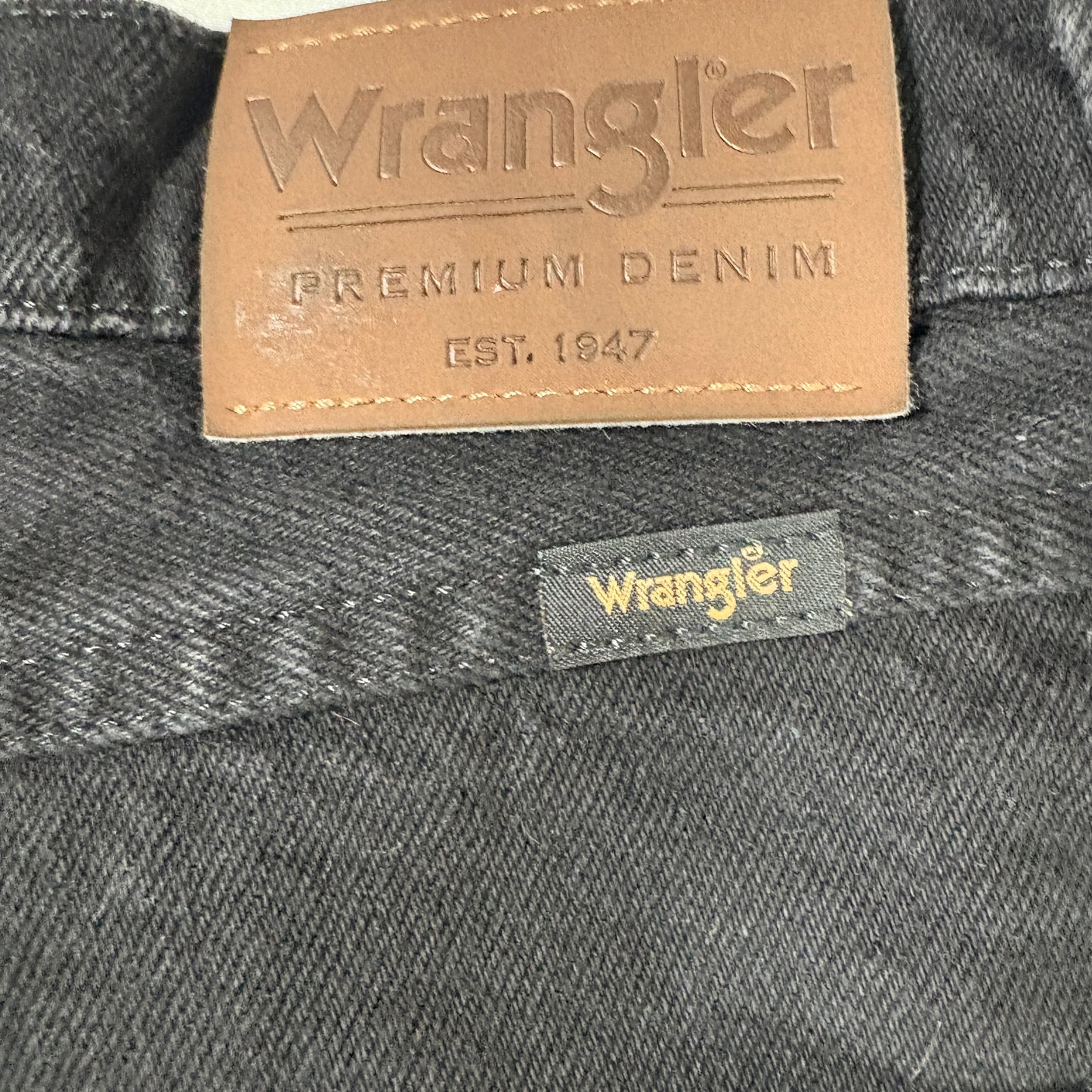Wrangler Regular Fit Men’s 42x30 Black Denim Jeans Classic Straight Baggy Vintage