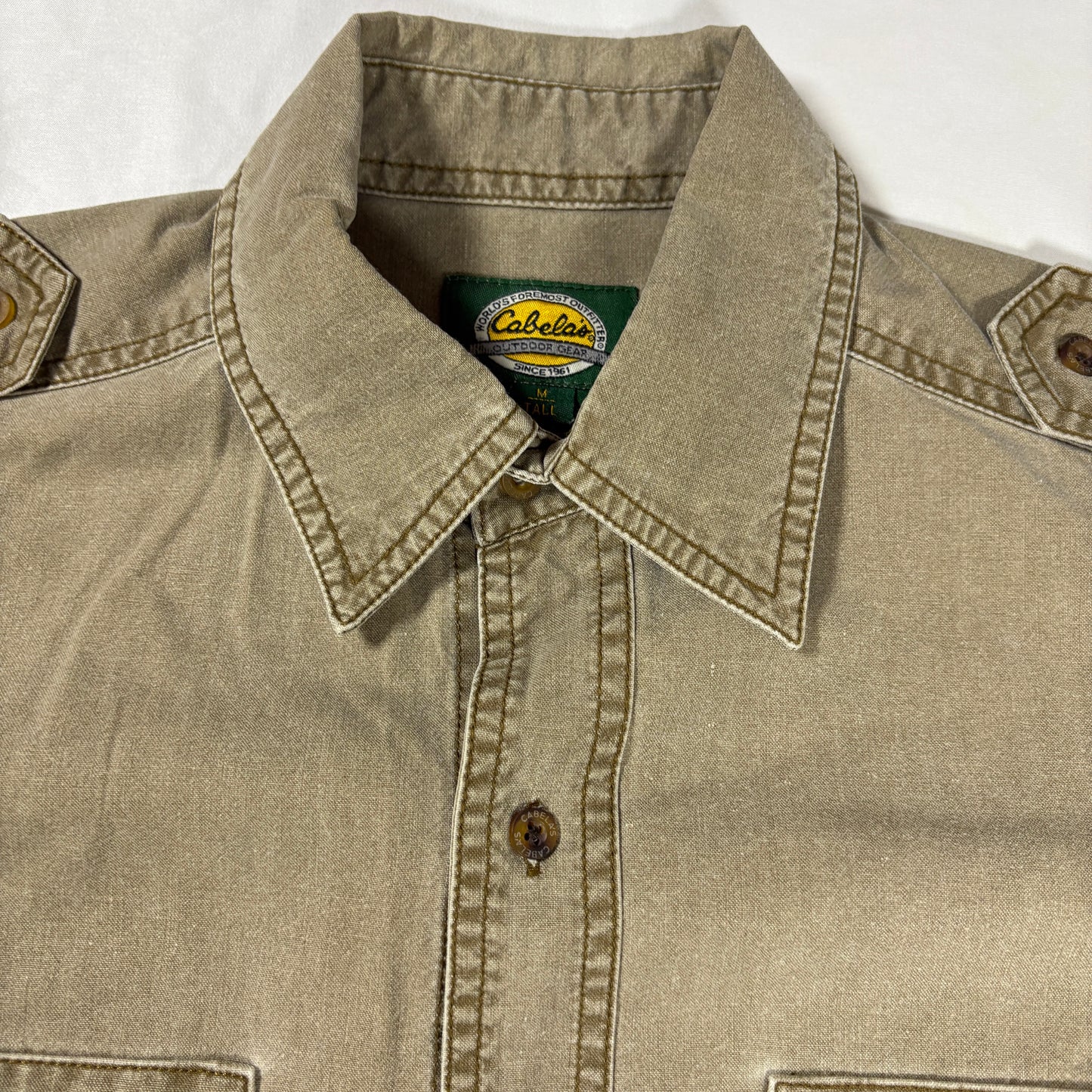 Cabela's Outdoor Gear Shirt M Tall Khaki Button Up Utility Pockets 100% Cotton