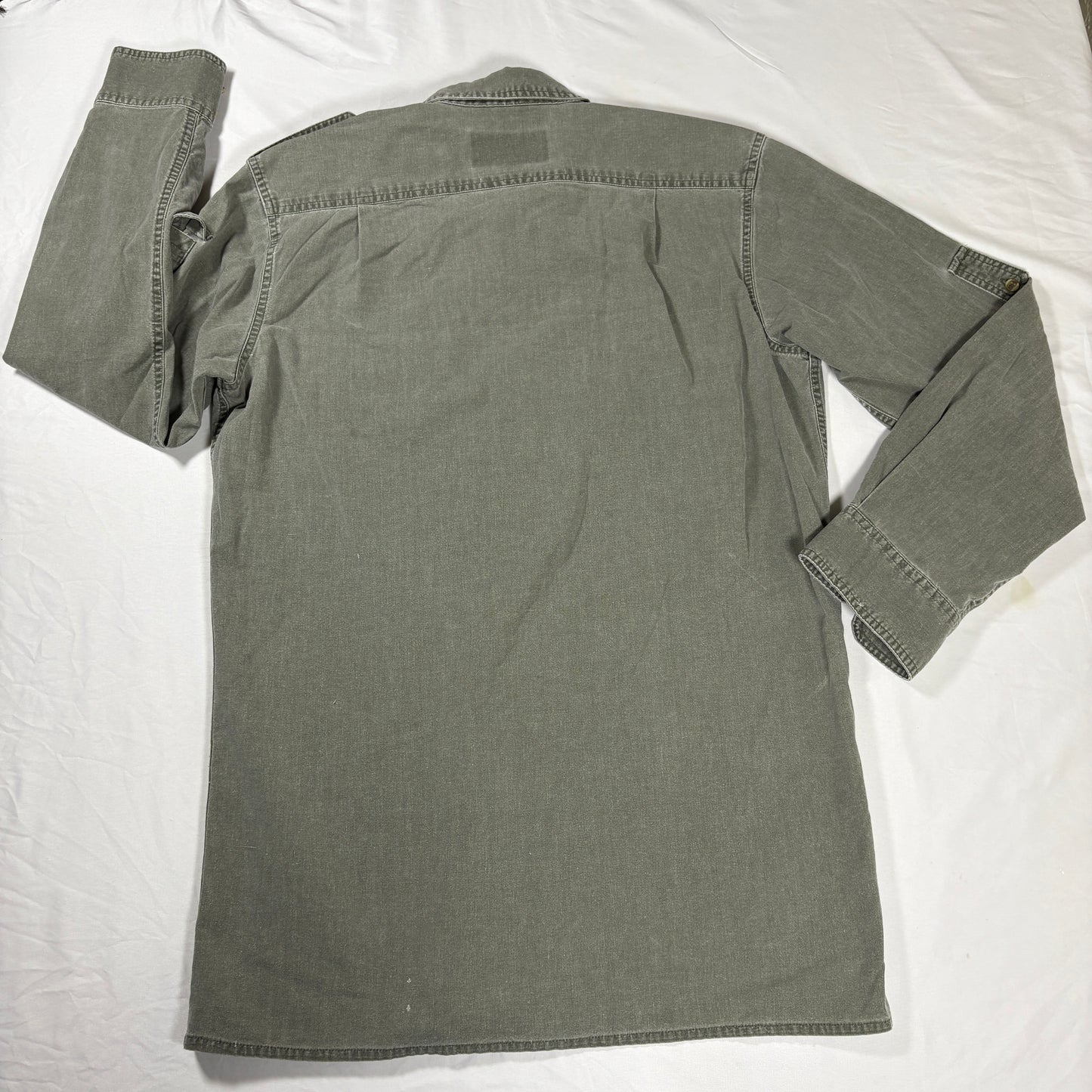 Cabela's Shirt M Green Utility Safari Outdoor Button Up Pockets Epaulets Cotton