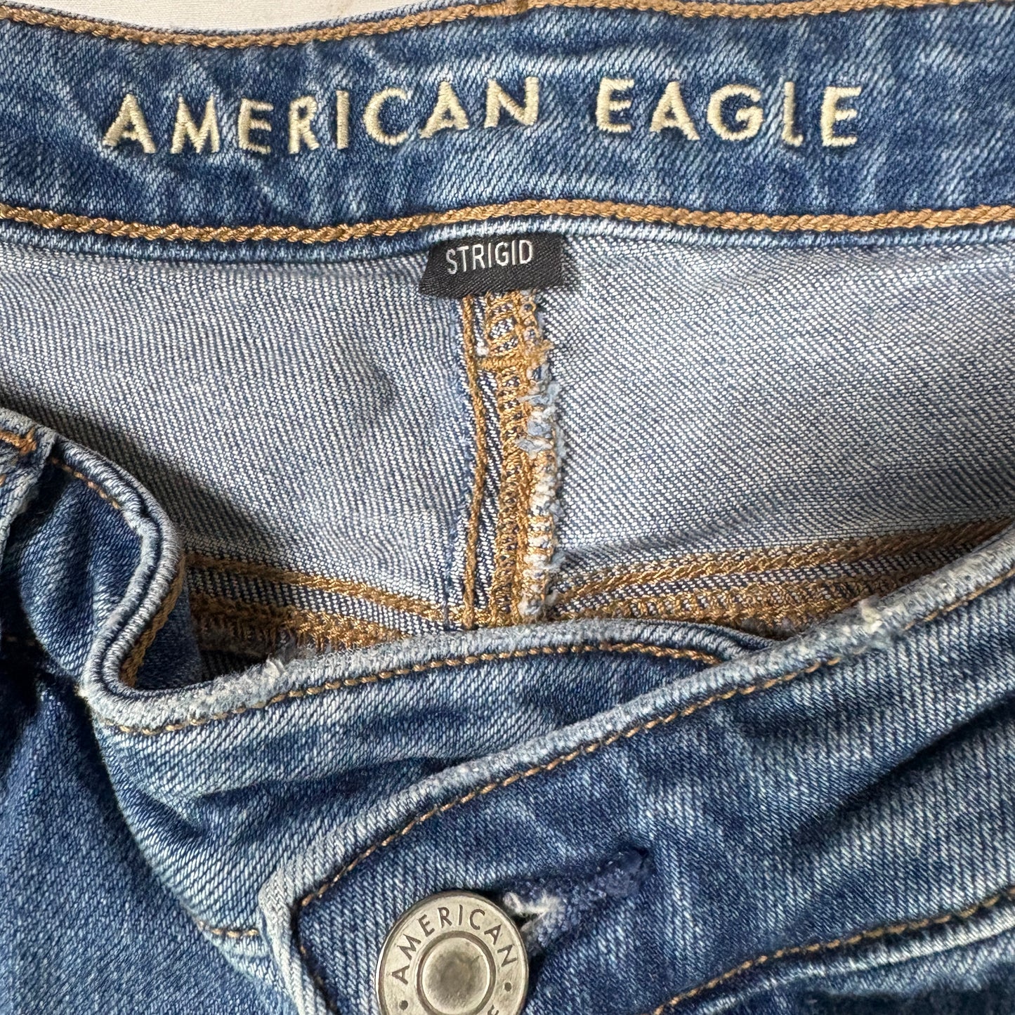 American Eagle Ripped Jeans Women 14 Short Distressed Strigid Blue Denim