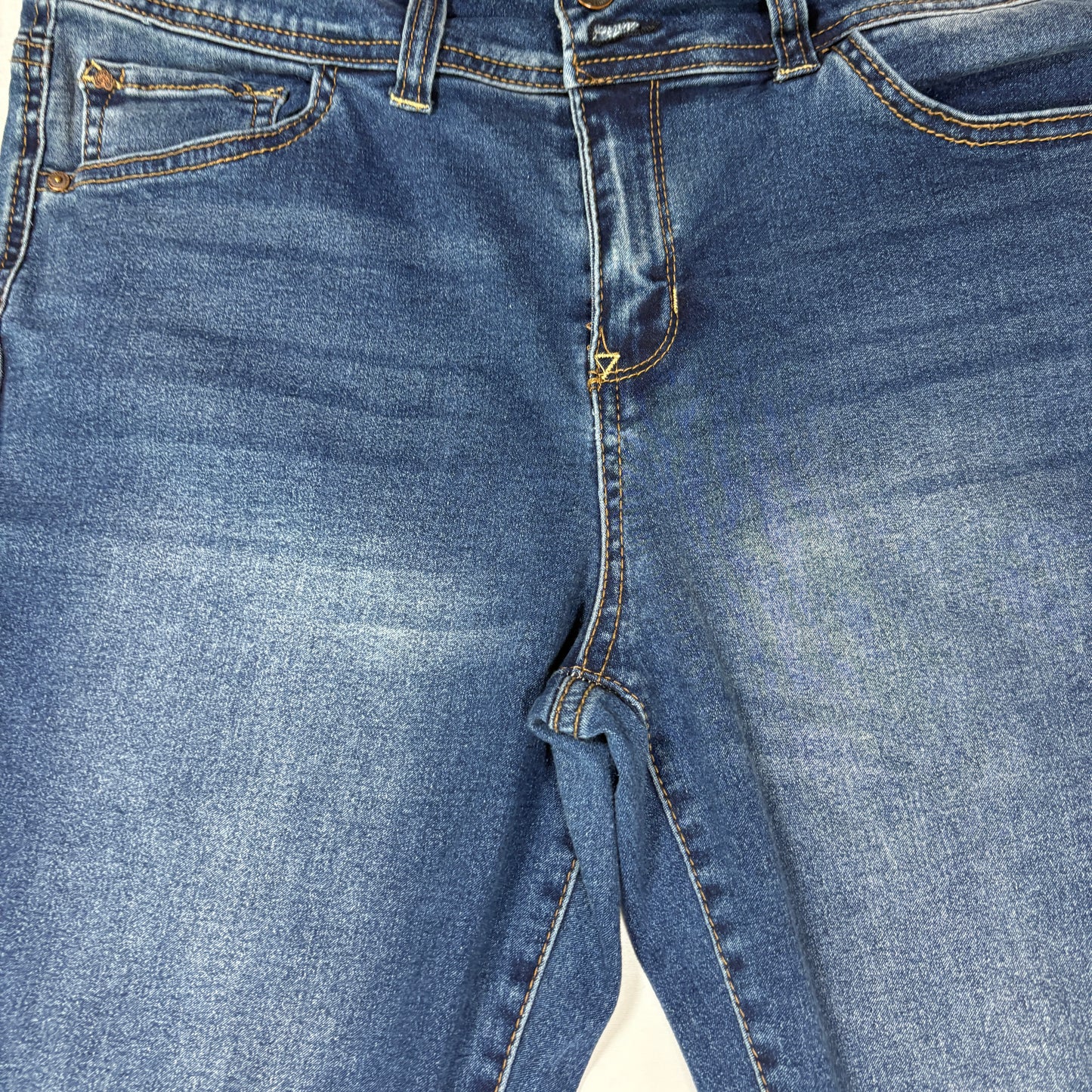 WallFlower Ultra Fit Jeans Women Sz 15 Blue Raw Hem Stretch Denim Casual Pants