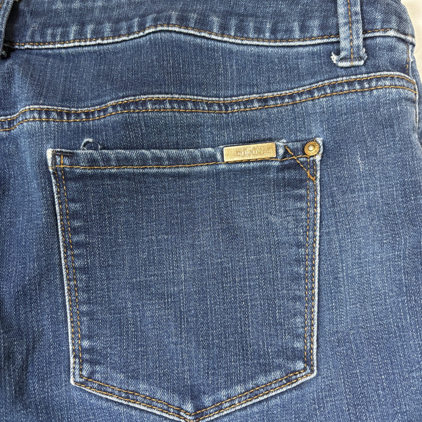Chico’s So Slimming Jeans Women 2 Reg Blue Stretch Straight Denim Classic Pants