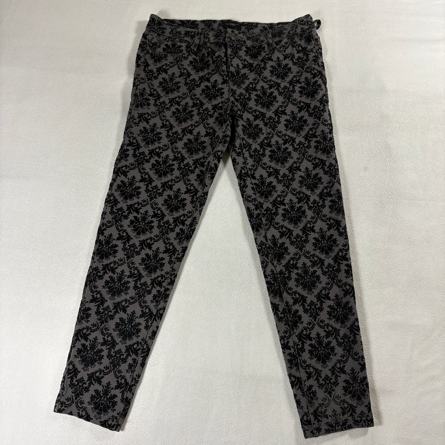 Celebrity Pink Skinny Jeans 11/30 Gray Black Damask Print Stretch Fits 31x26
