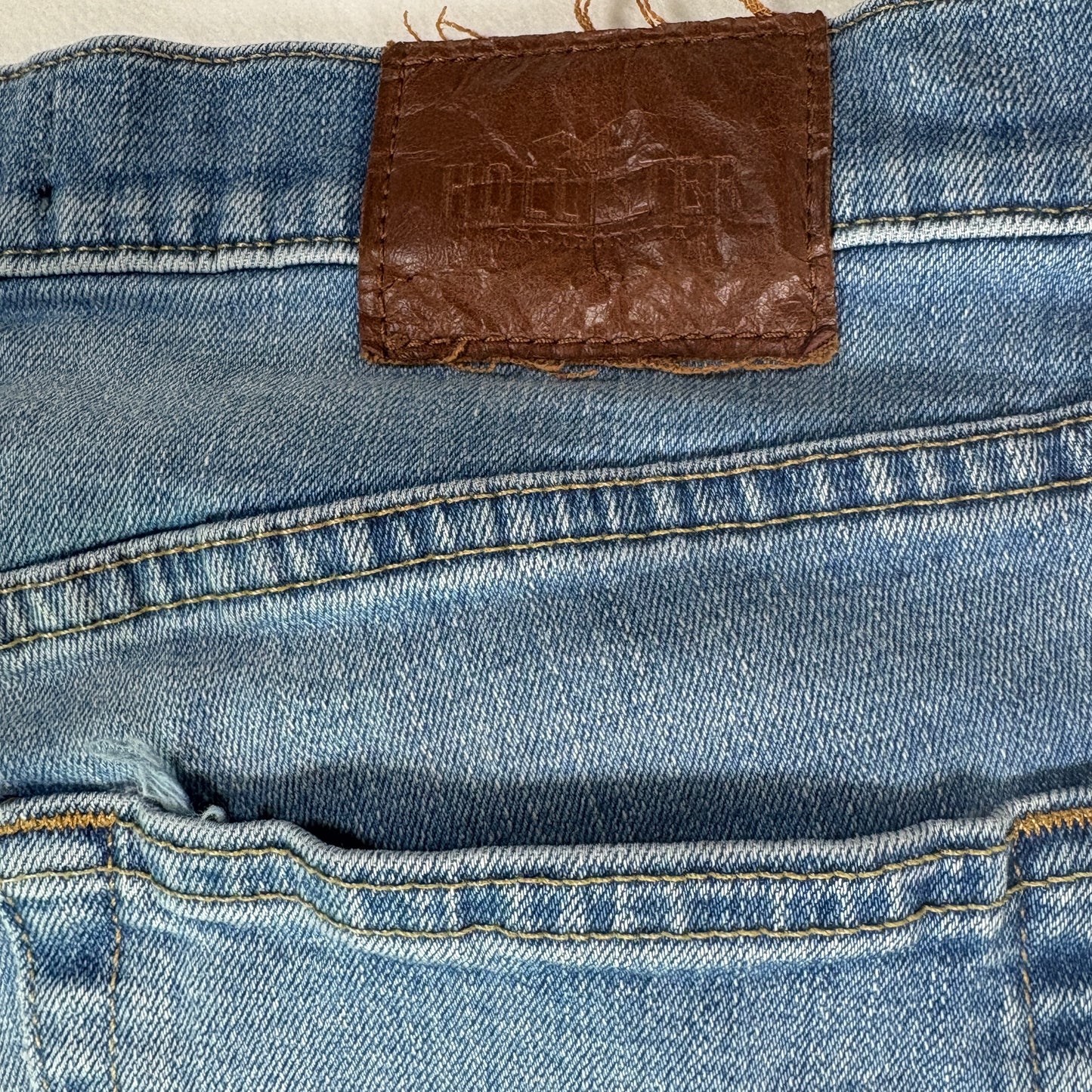 Hollister Jeans Mens 32x32 Light Wash Distressed Slim Fit Denim Blue Pants