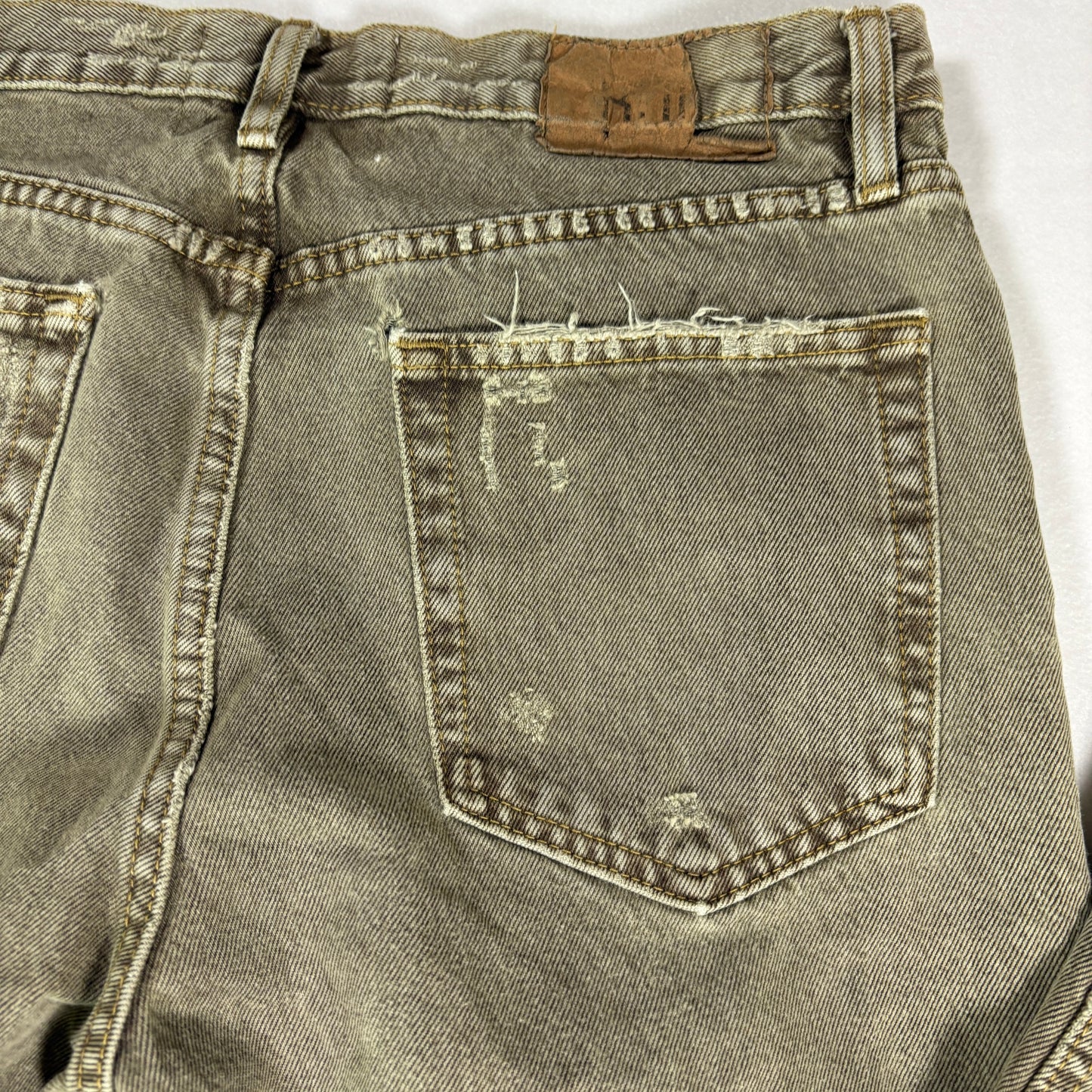 BDG Urban Outfitters Men’s 31x32 Vintage Slim Fit Distressed Jeans Khaki Tan