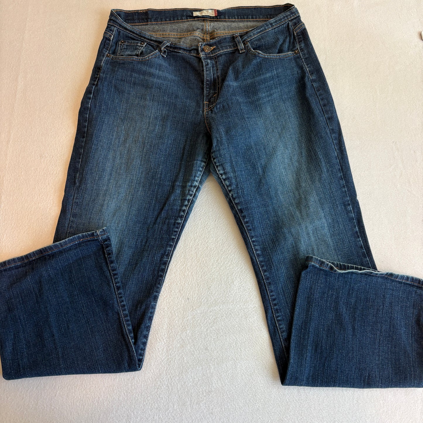 Levi’s 590 Jeans Womens 16 Medium Blue Curvy Bootcut Stretch Denim Mid Rise