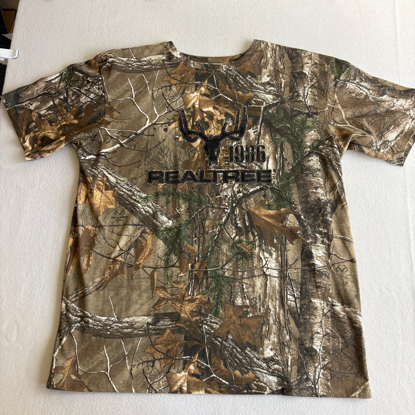 Realtree Camo Mens XL Hunting T Shirt Buckhorn River 1986 Deer Graphic Tee