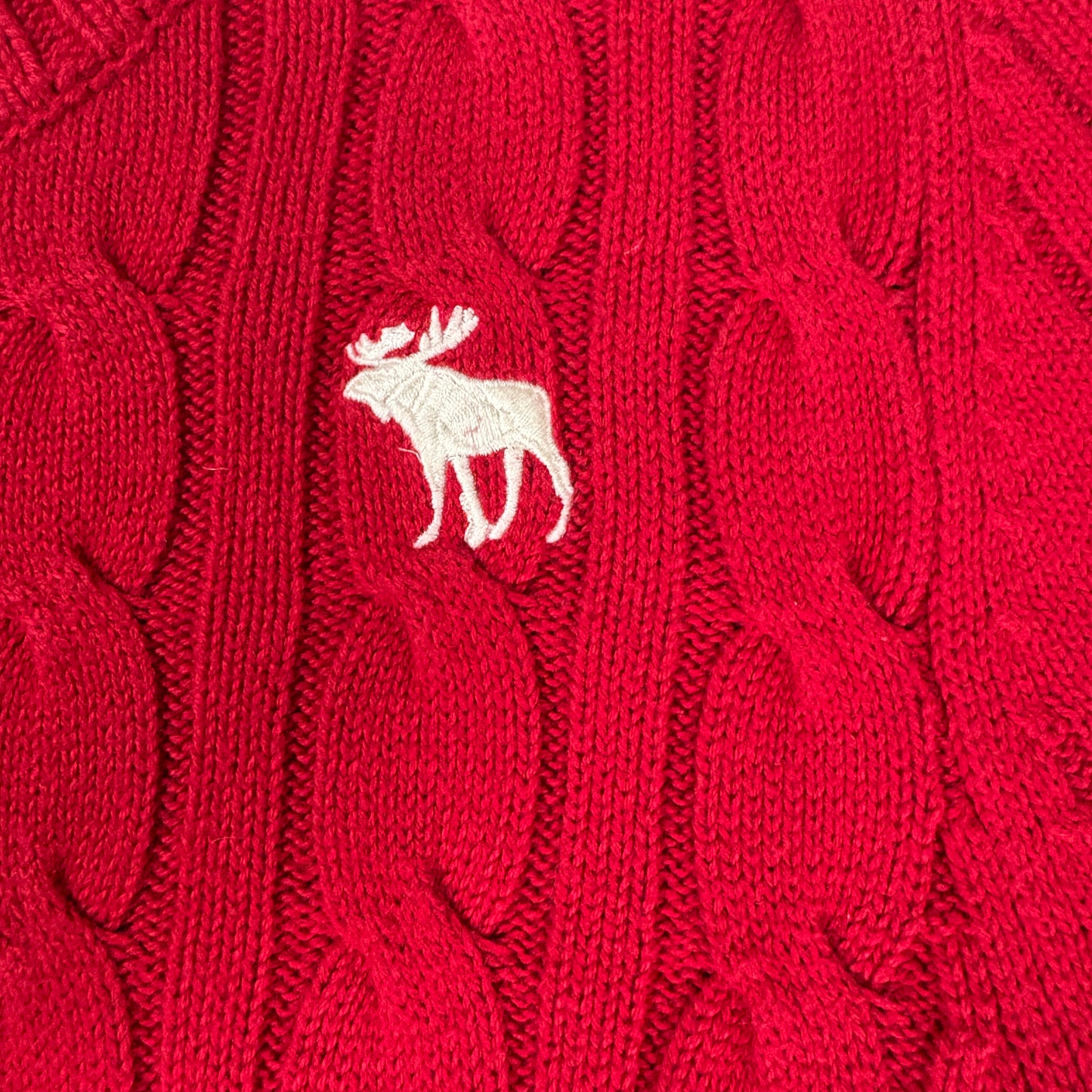 Abercrombie & Fitch Men’s Red Cable Knit Sweater Medium Muscle Fit Logo Moose