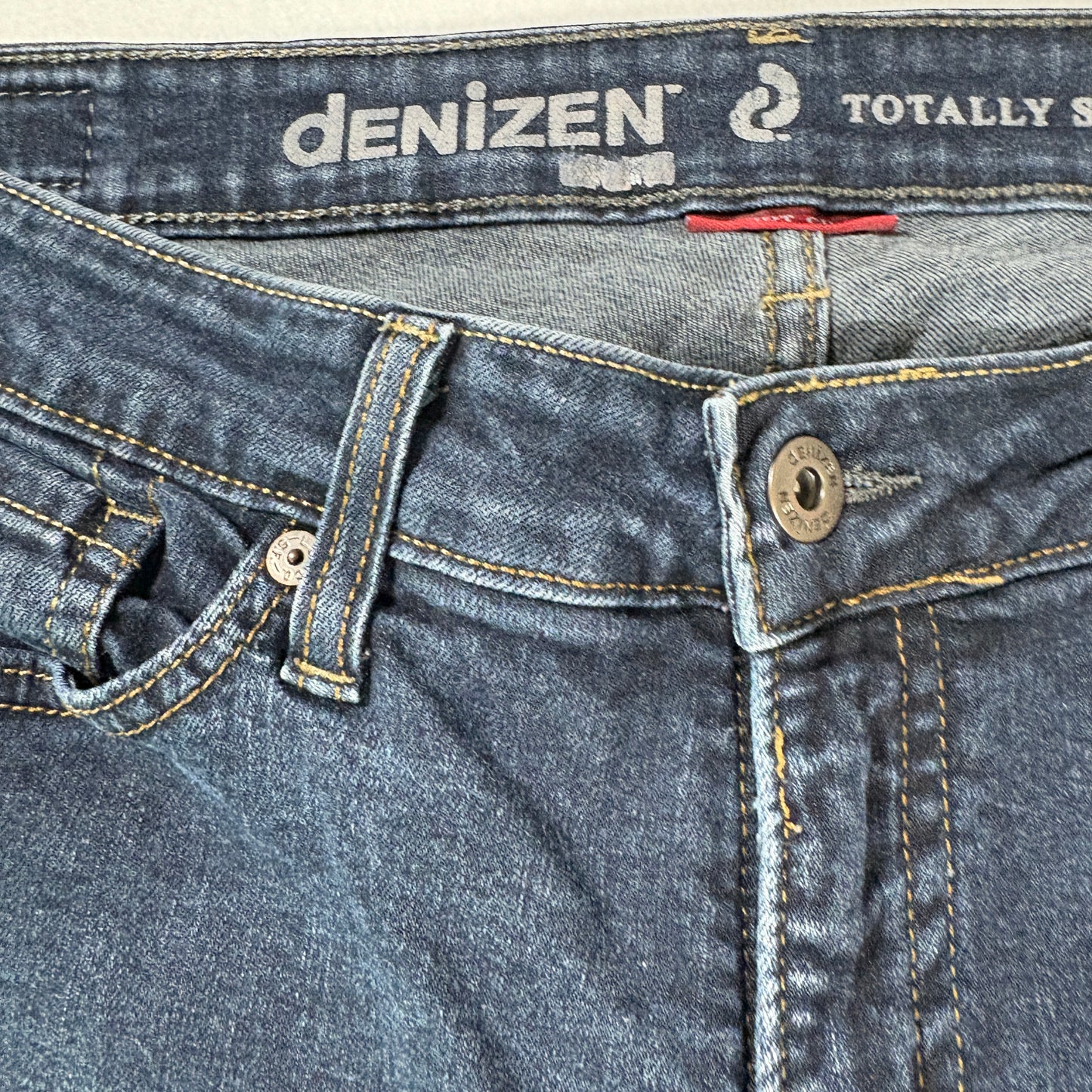 Denizen from Levi’s Totally Shaping Bootcut Jeans Women’s 14 Dark Wash Stretch
