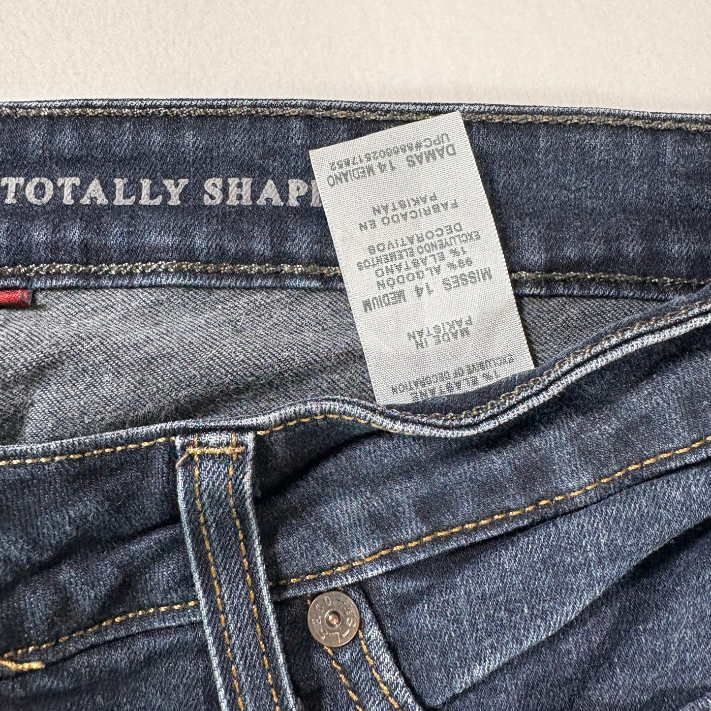Denizen from Levi’s Totally Shaping Bootcut Jeans Women’s 14 Dark Wash Stretch