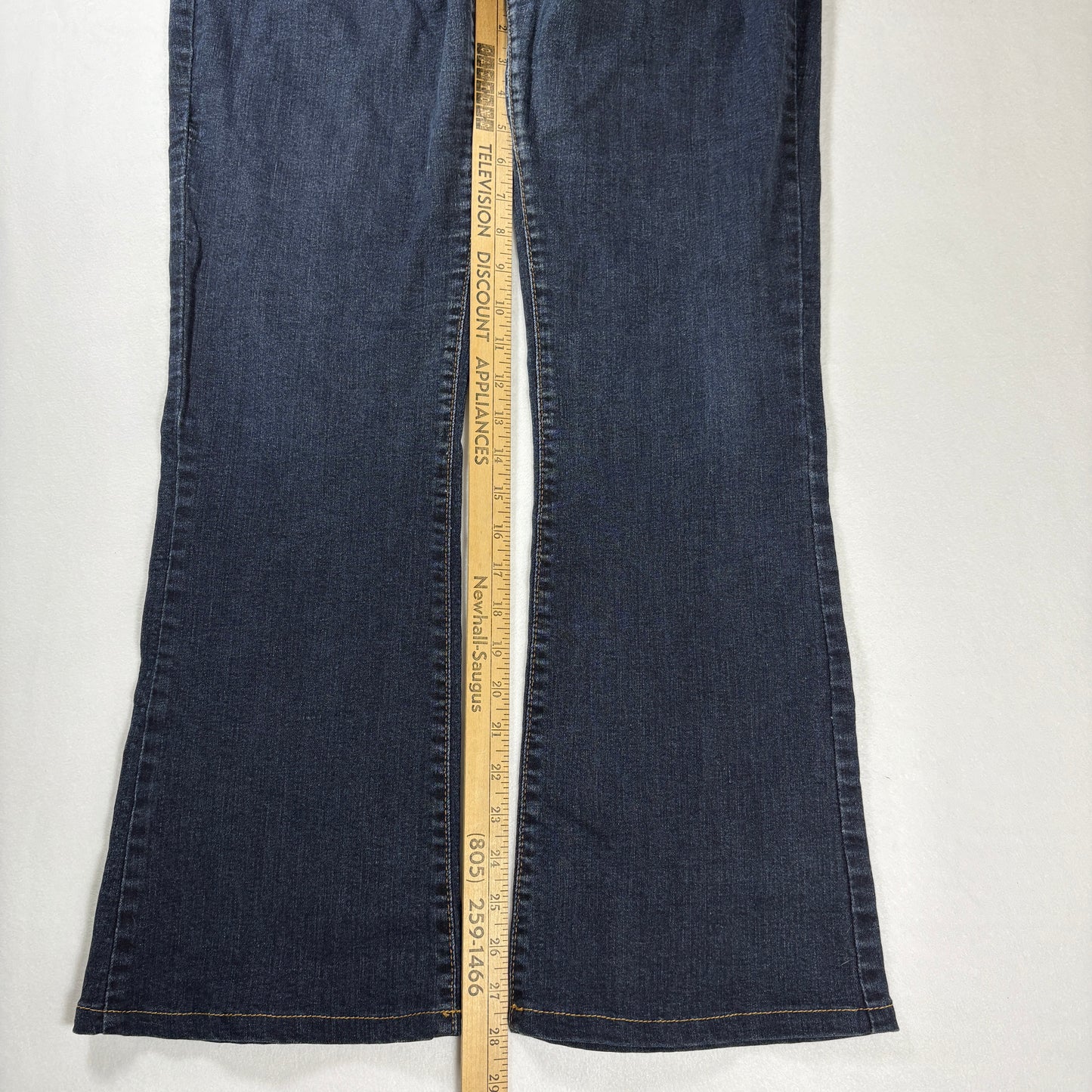 Denizen from Levi’s Totally Shaping Bootcut Jeans Women’s 14 Dark Wash Stretch