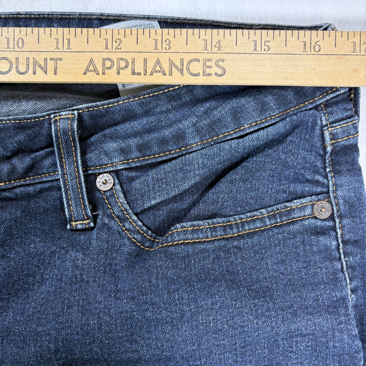 Denizen from Levi’s Totally Shaping Bootcut Jeans Women’s 14 Dark Wash Stretch