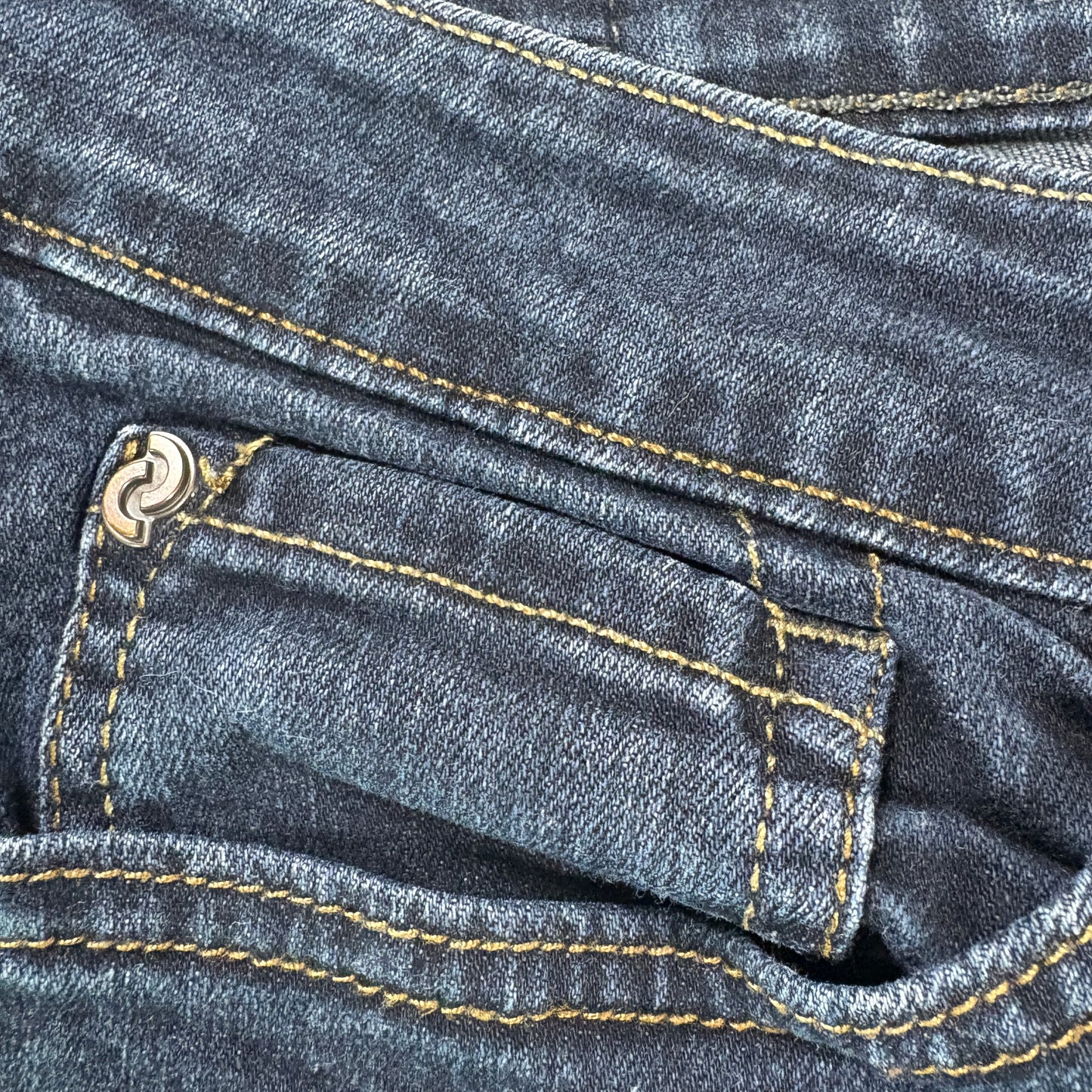 Denizen from Levi’s Totally Shaping Bootcut Jeans Women’s 14 Dark Wash Stretch