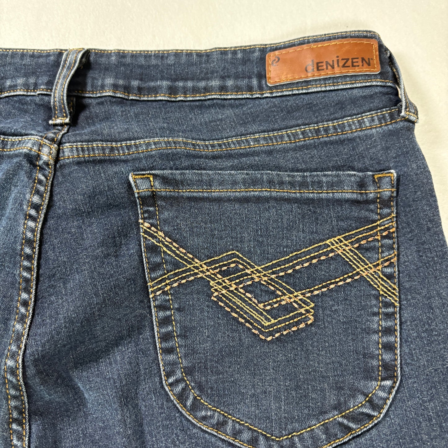 Denizen from Levi’s Totally Shaping Bootcut Jeans Women’s 14 Dark Wash Stretch