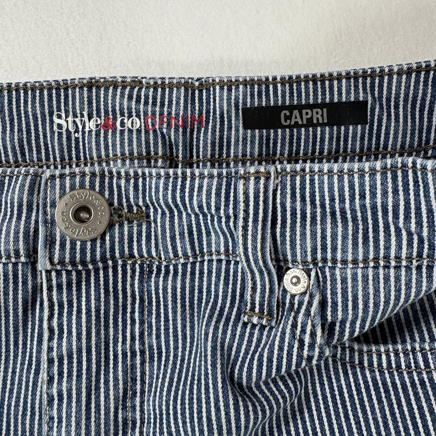 Style & Co Denim Women’s 4P Blue White Pinstripe Cropped Jeans Stretch Casual