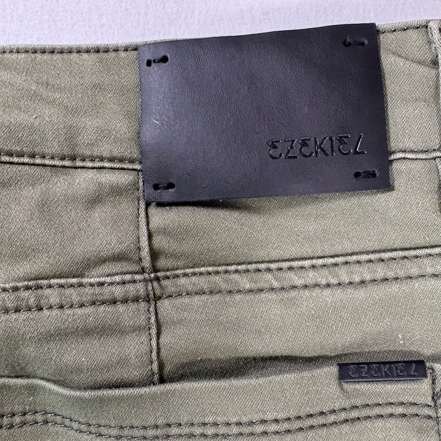 Ezekiel 305 Chino Pants Mens 32x32 Olive Green Casual Straight Leg Baggy Streetwear