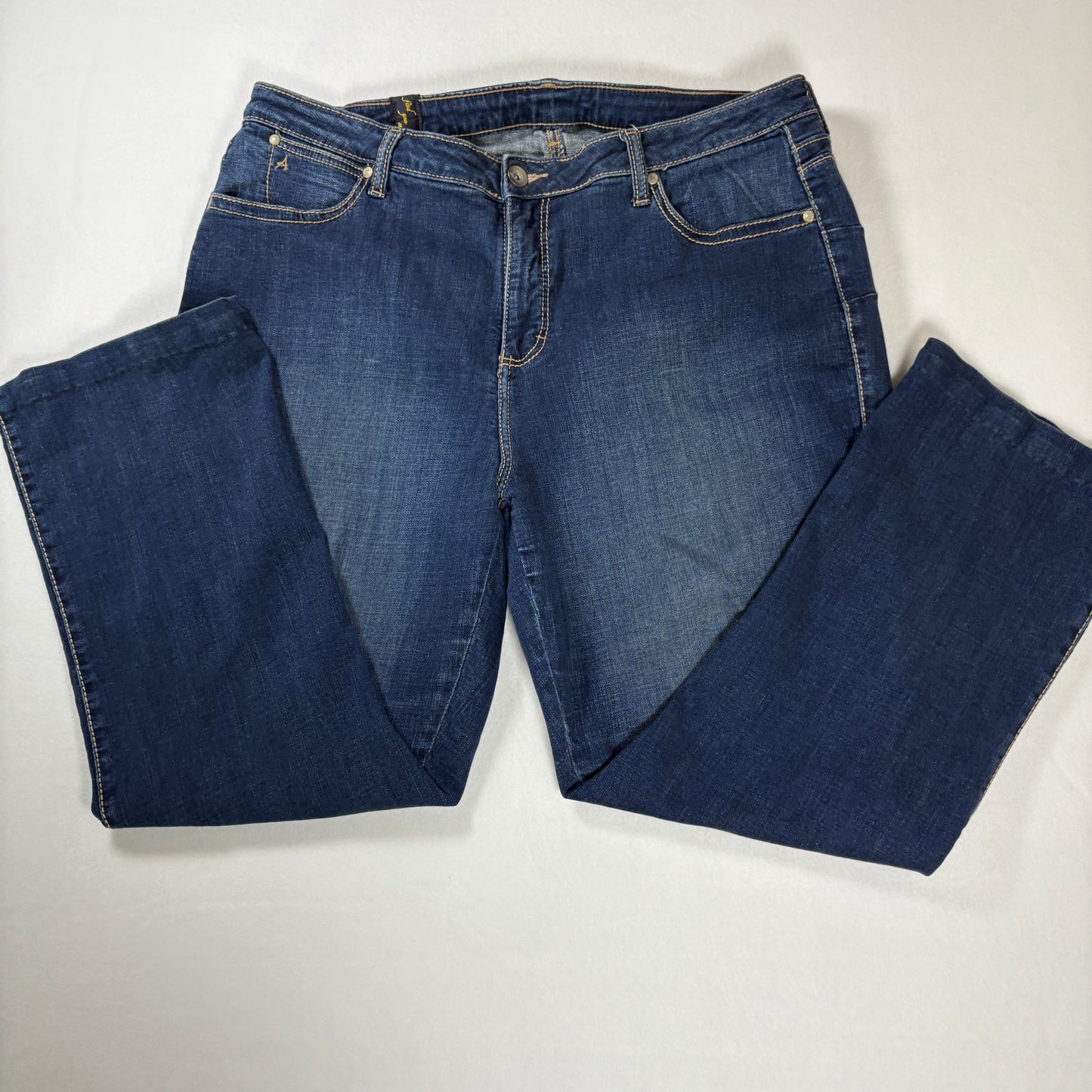 Aura Wrangler Jeans Women’s Bootcut Dark Wash Denim Mid Rise Stretch Blue