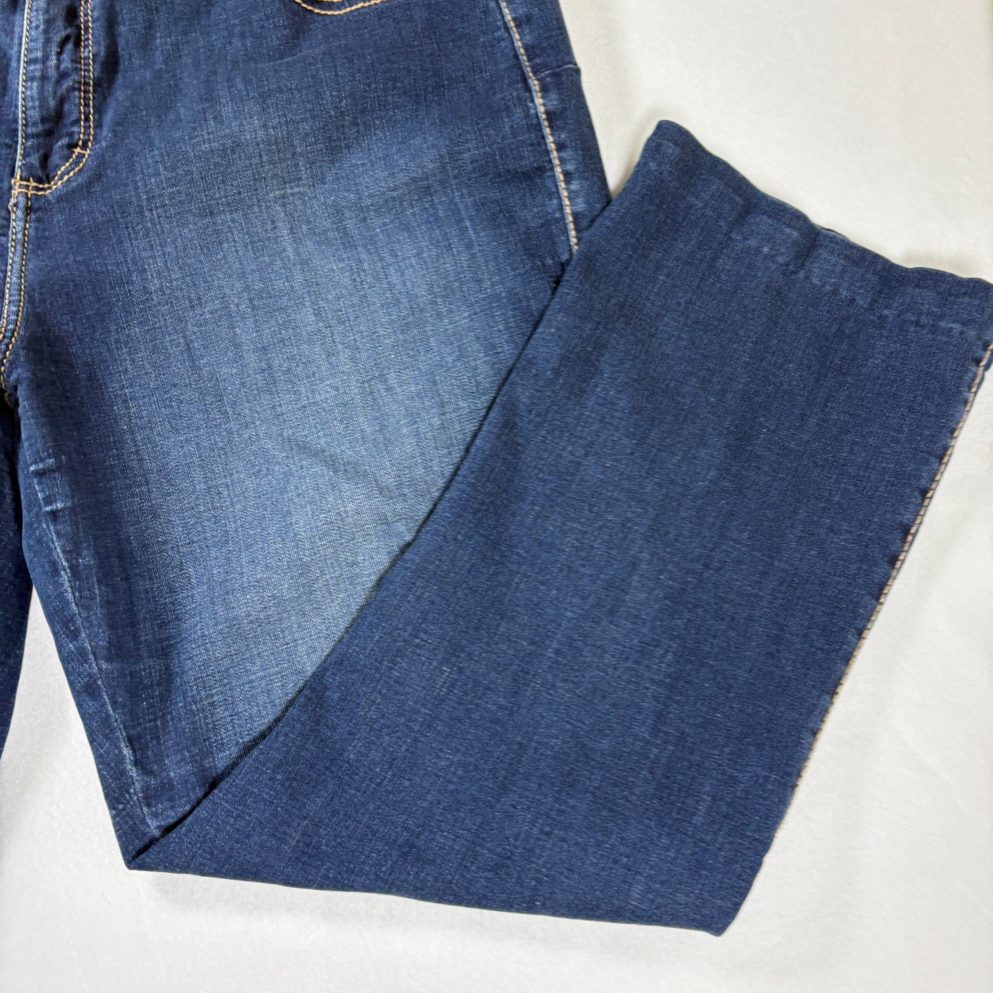 Aura Wrangler Jeans Women’s Bootcut Dark Wash Denim Mid Rise Stretch Blue