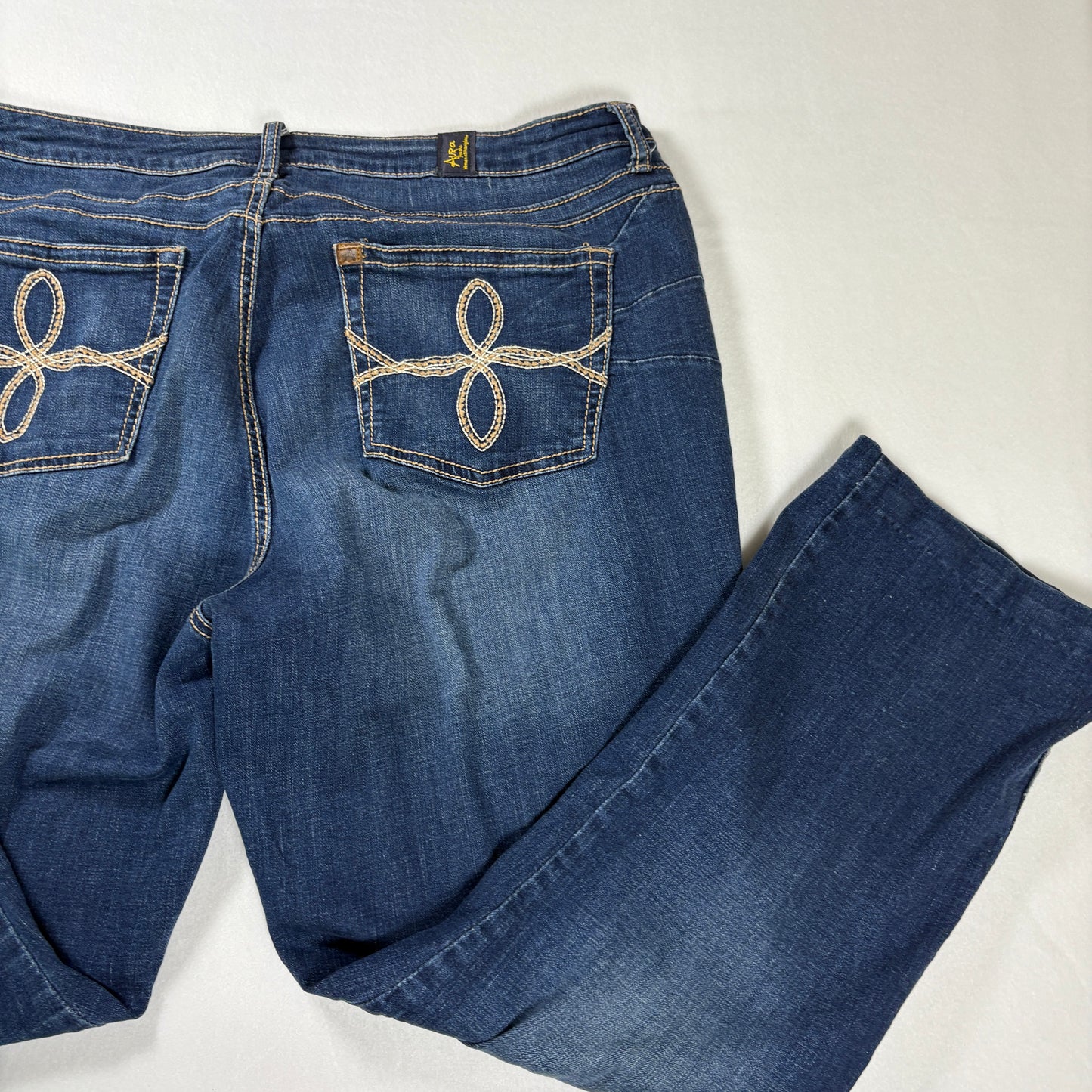 Aura Wrangler Jeans Women’s Bootcut Dark Wash Denim Mid Rise Stretch Blue