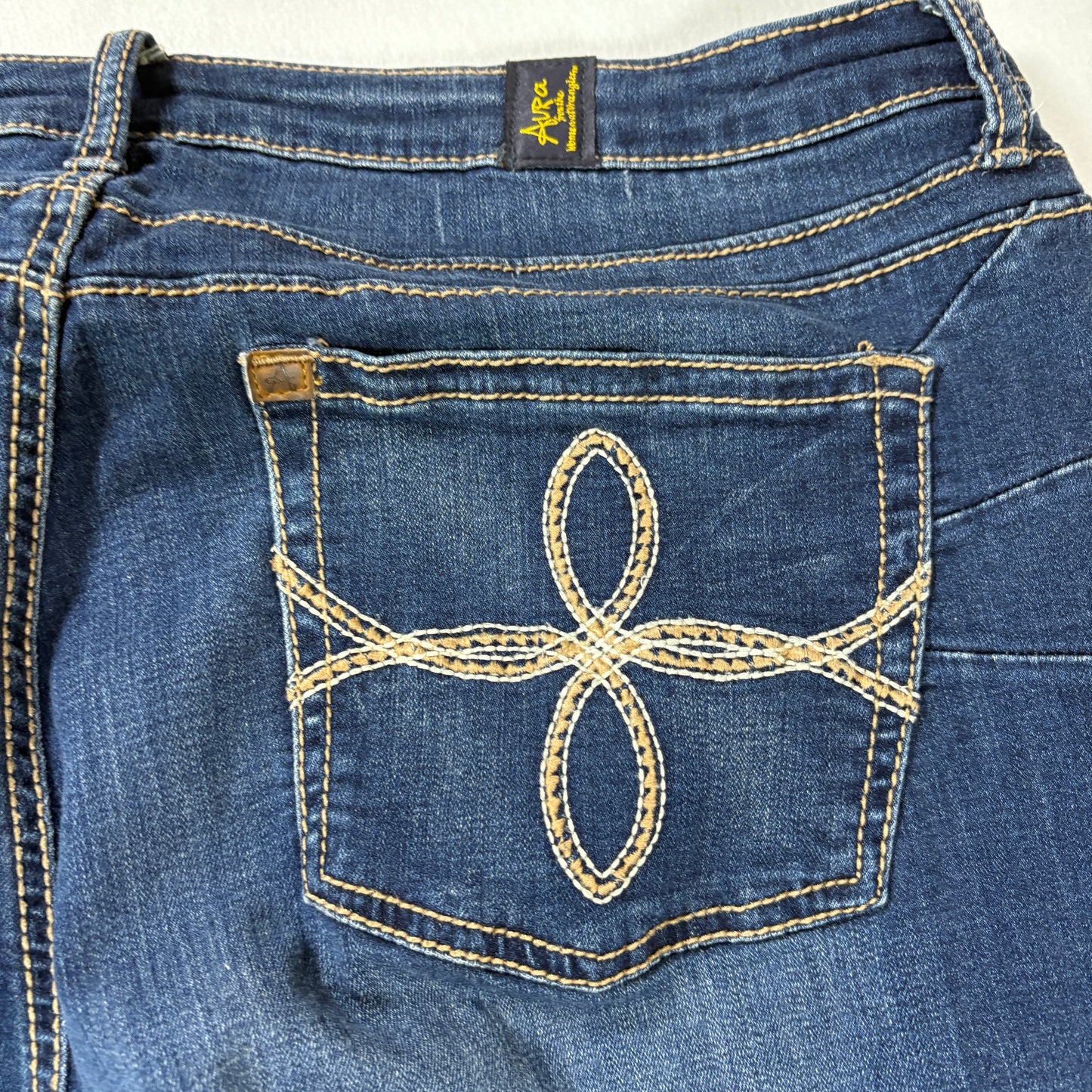 Aura Wrangler Jeans Women’s Bootcut Dark Wash Denim Mid Rise Stretch Blue