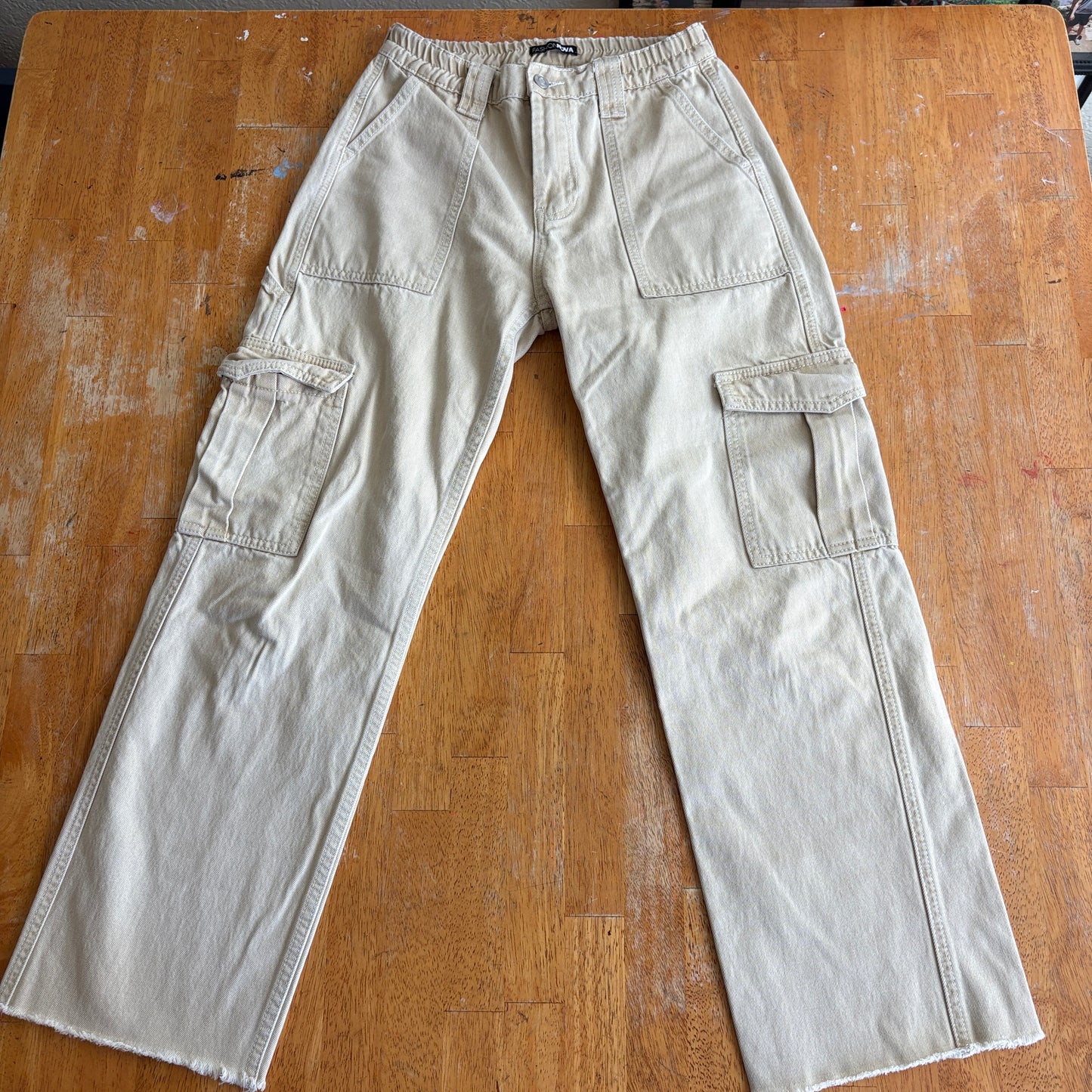 Fashion Nova Women’s Size 1 Beige Cargo Pants High Rise Utility Streetwear Raw Hem