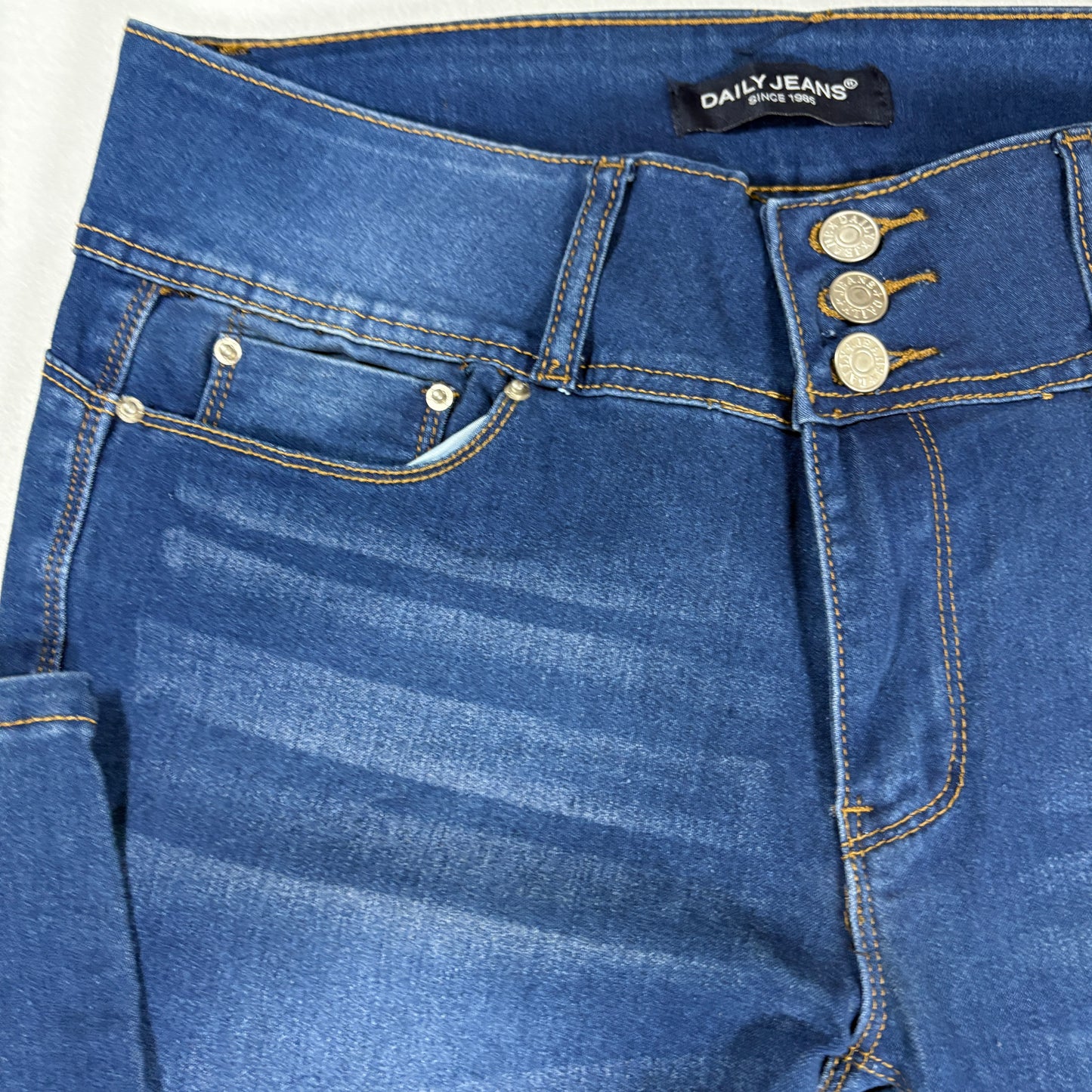 Daily Jeans Women’s 13 Dark Wash Skinny Stretch Denim Mid Rise Triple Button