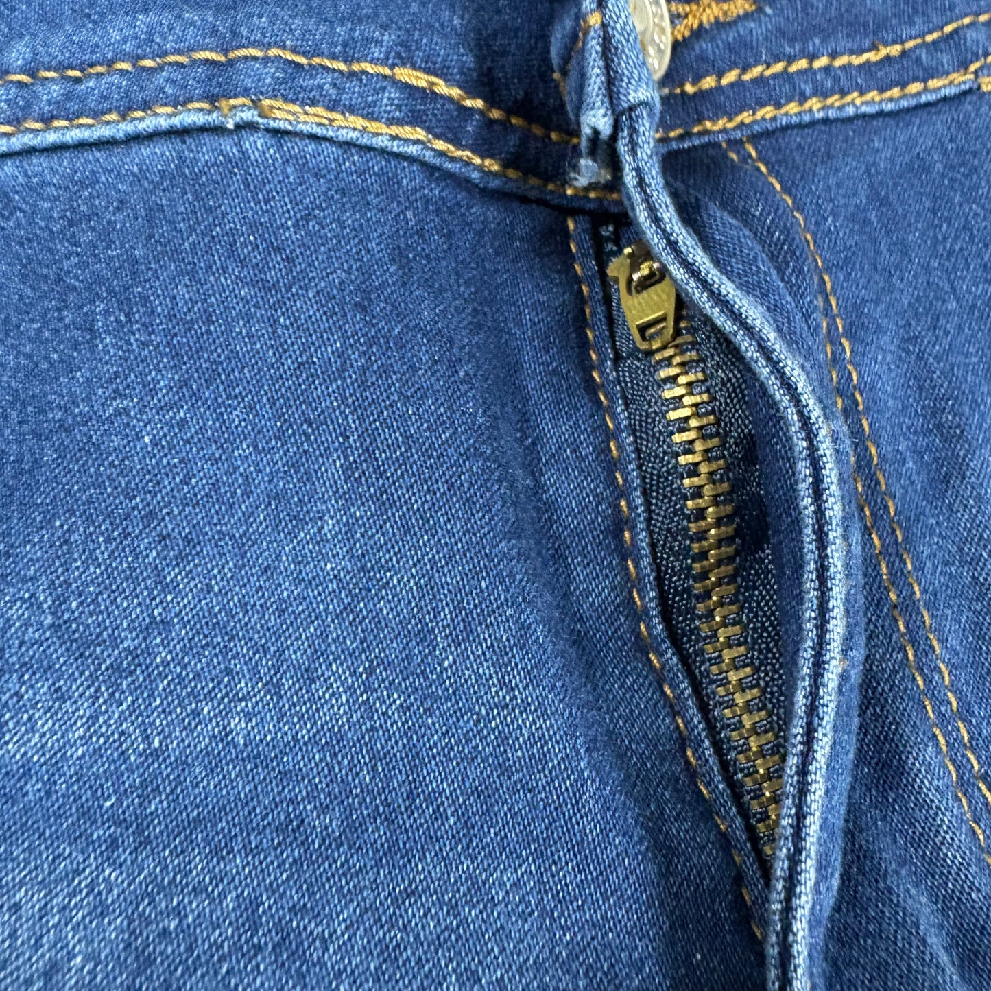 Daily Jeans Women’s 13 Dark Wash Skinny Stretch Denim Mid Rise Triple Button
