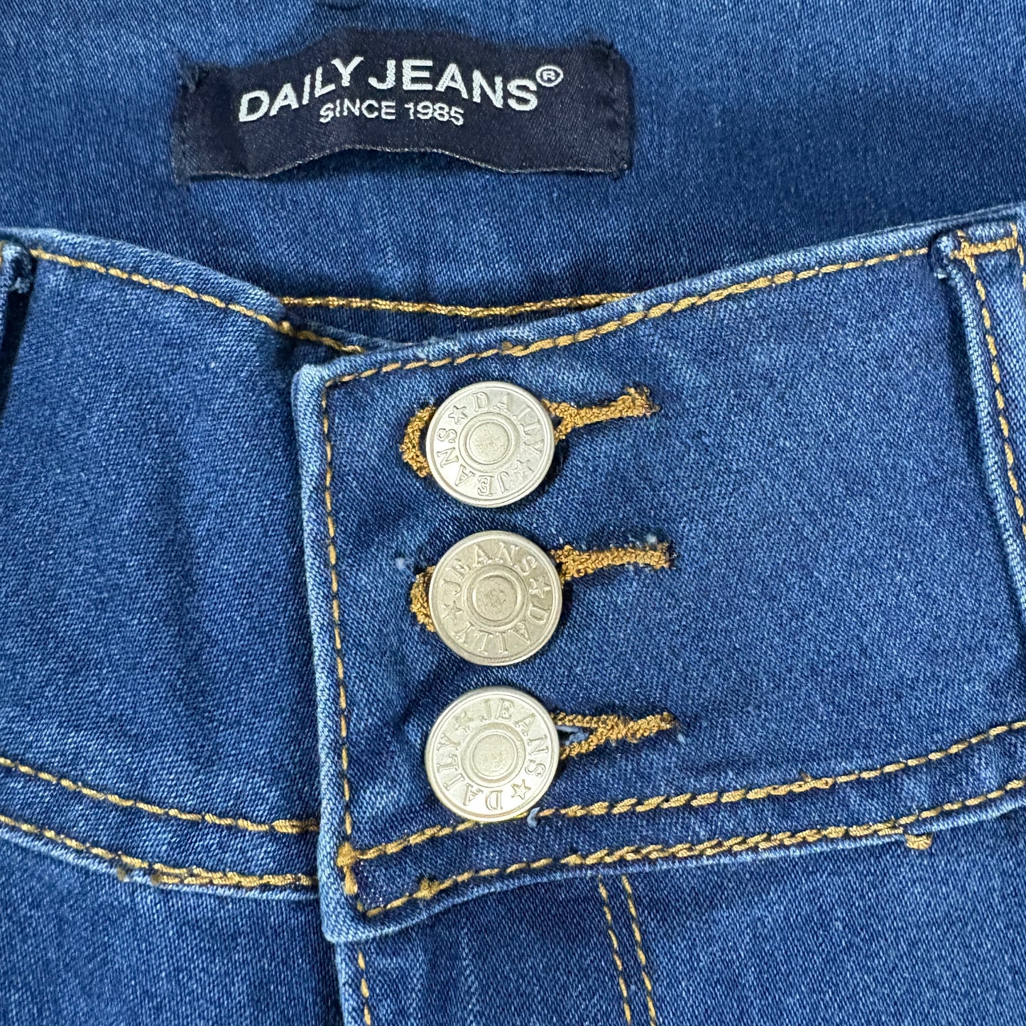 Daily Jeans Women’s 13 Dark Wash Skinny Stretch Denim Mid Rise Triple Button