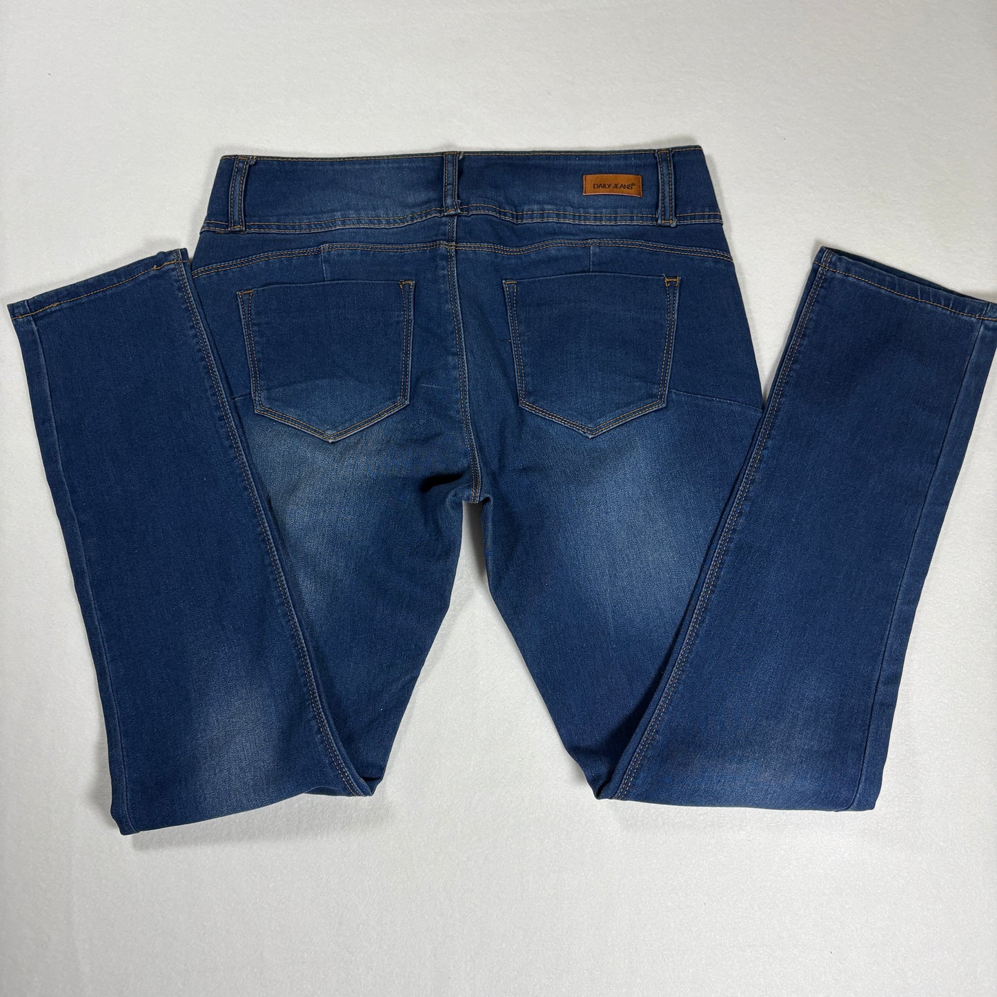 Daily Jeans Women’s 13 Dark Wash Skinny Stretch Denim Mid Rise Triple Button