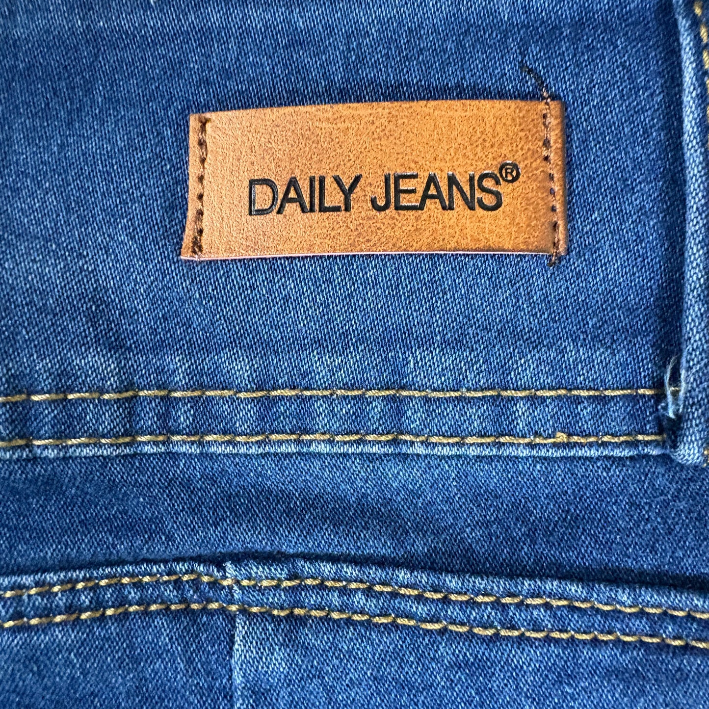 Daily Jeans Women’s 13 Dark Wash Skinny Stretch Denim Mid Rise Triple Button