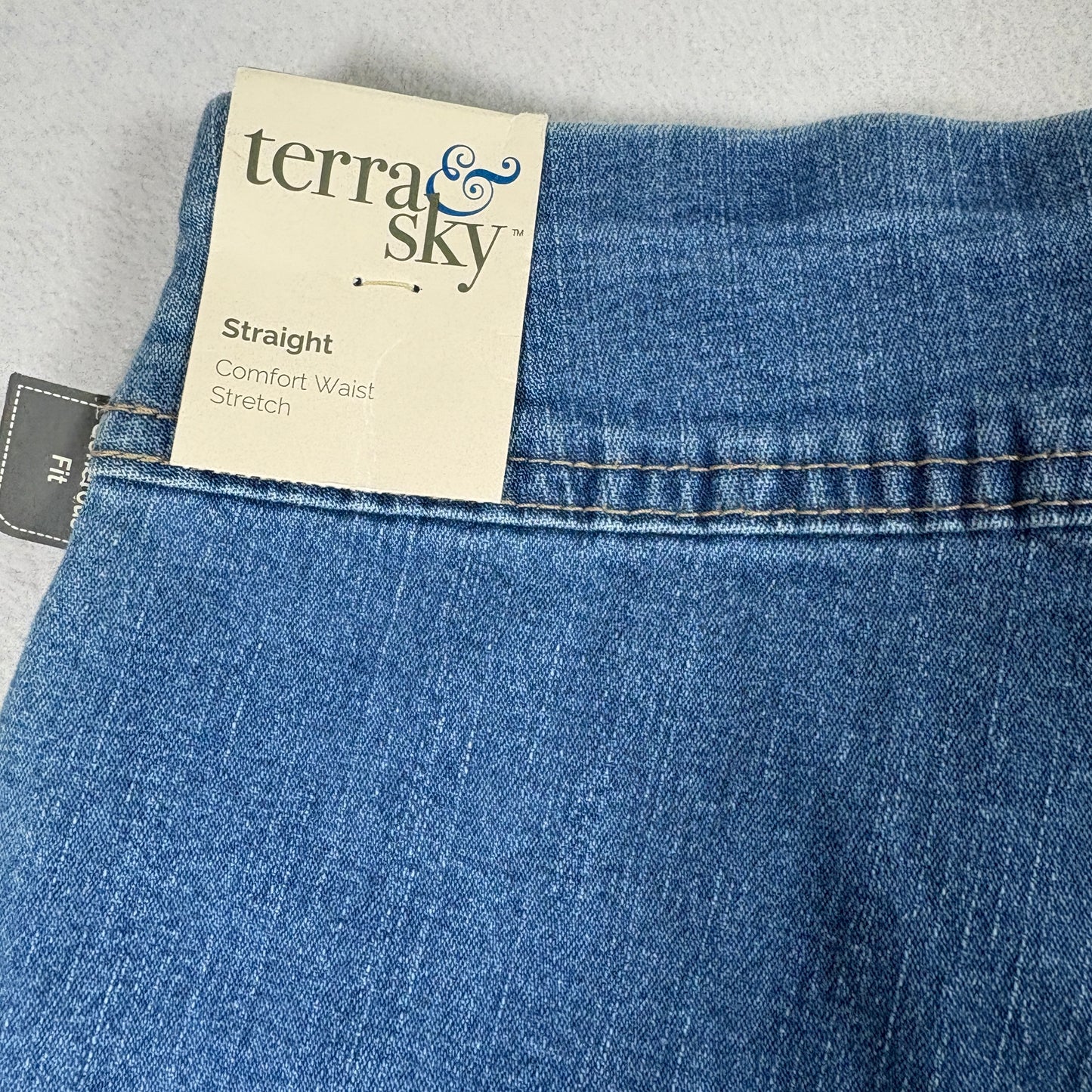 Terra & Sky Womens Plus 14W Petite Jeans NWT Straight Comfort Waist Stretch Denim