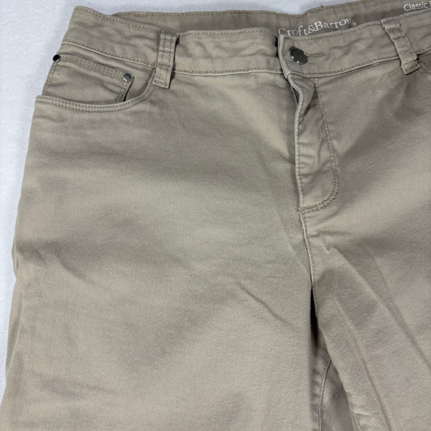 Croft & Barrow Pants Women’s 12 Capri Classic Fit Khaki Stretch Casual