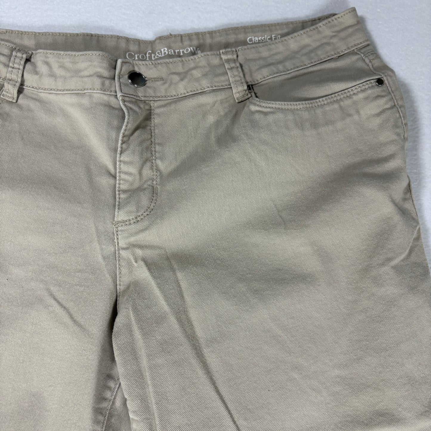 Croft & Barrow Pants Women’s 12 Capri Classic Fit Khaki Stretch Casual