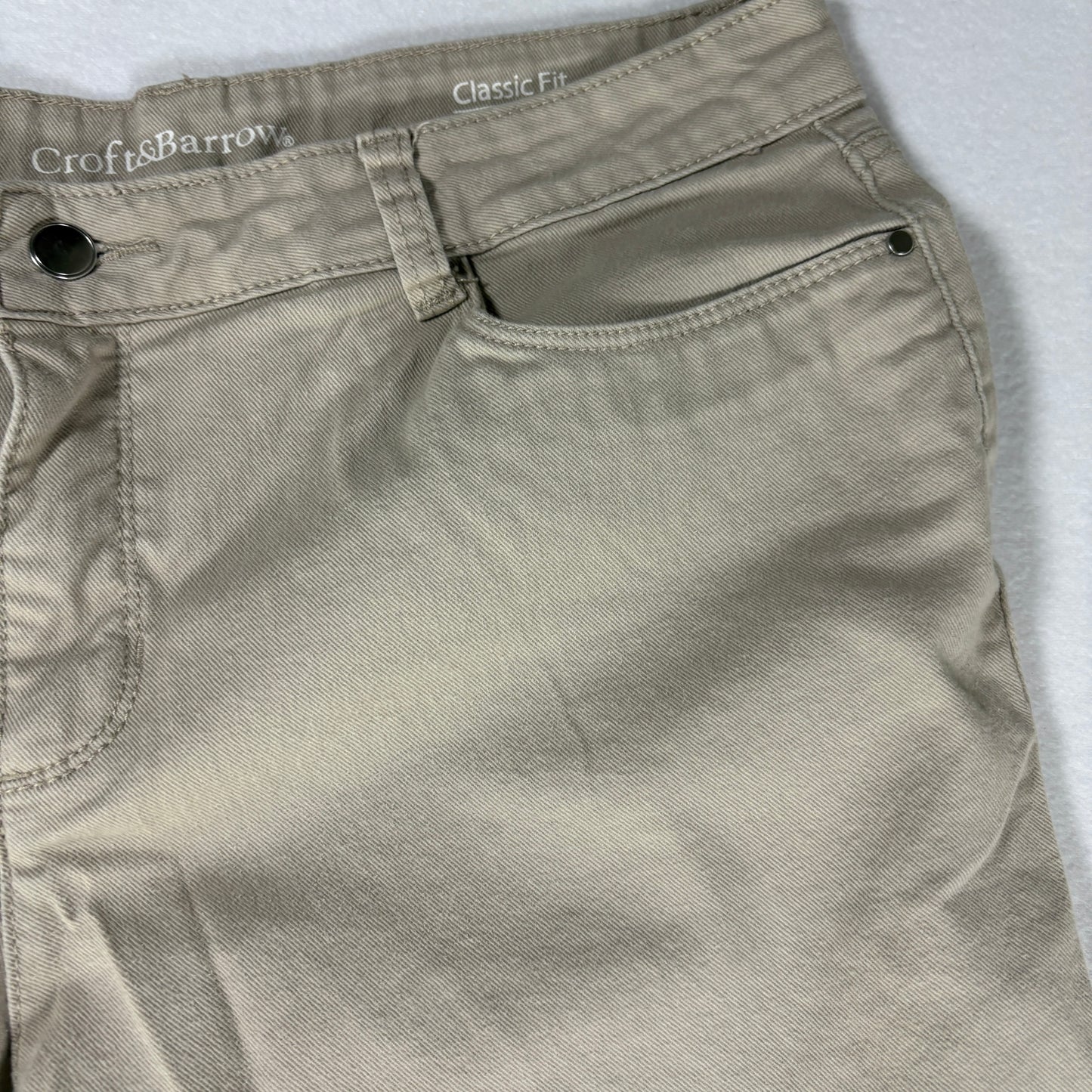 Croft & Barrow Pants Women’s 12 Capri Classic Fit Khaki Stretch Casual