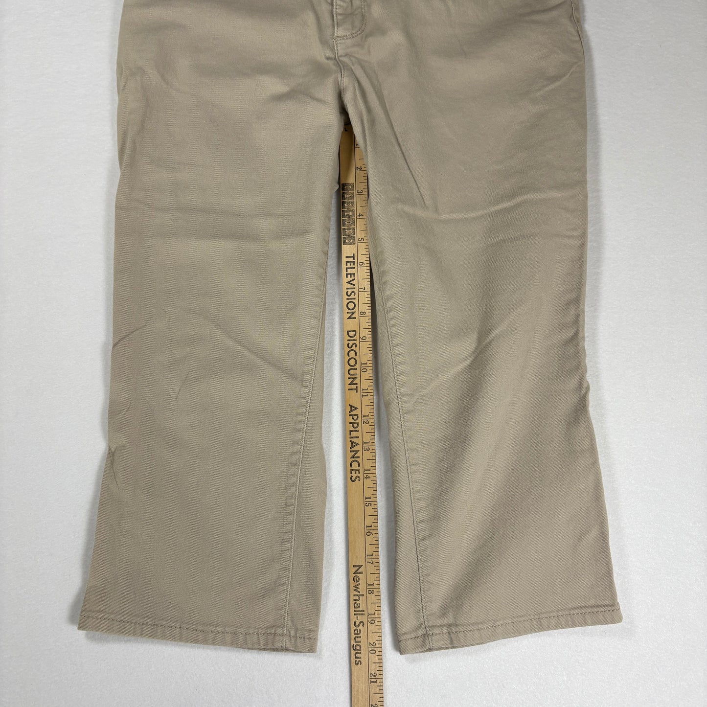 Croft & Barrow Pants Women’s 12 Capri Classic Fit Khaki Stretch Casual