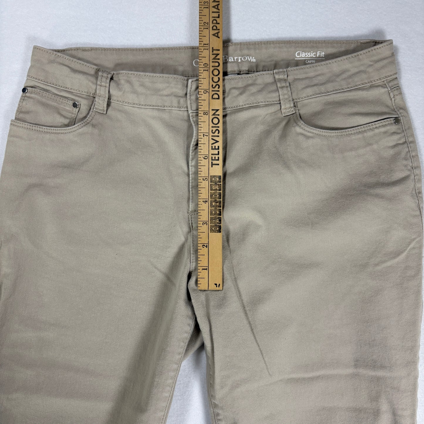 Croft & Barrow Pants Women’s 12 Capri Classic Fit Khaki Stretch Casual
