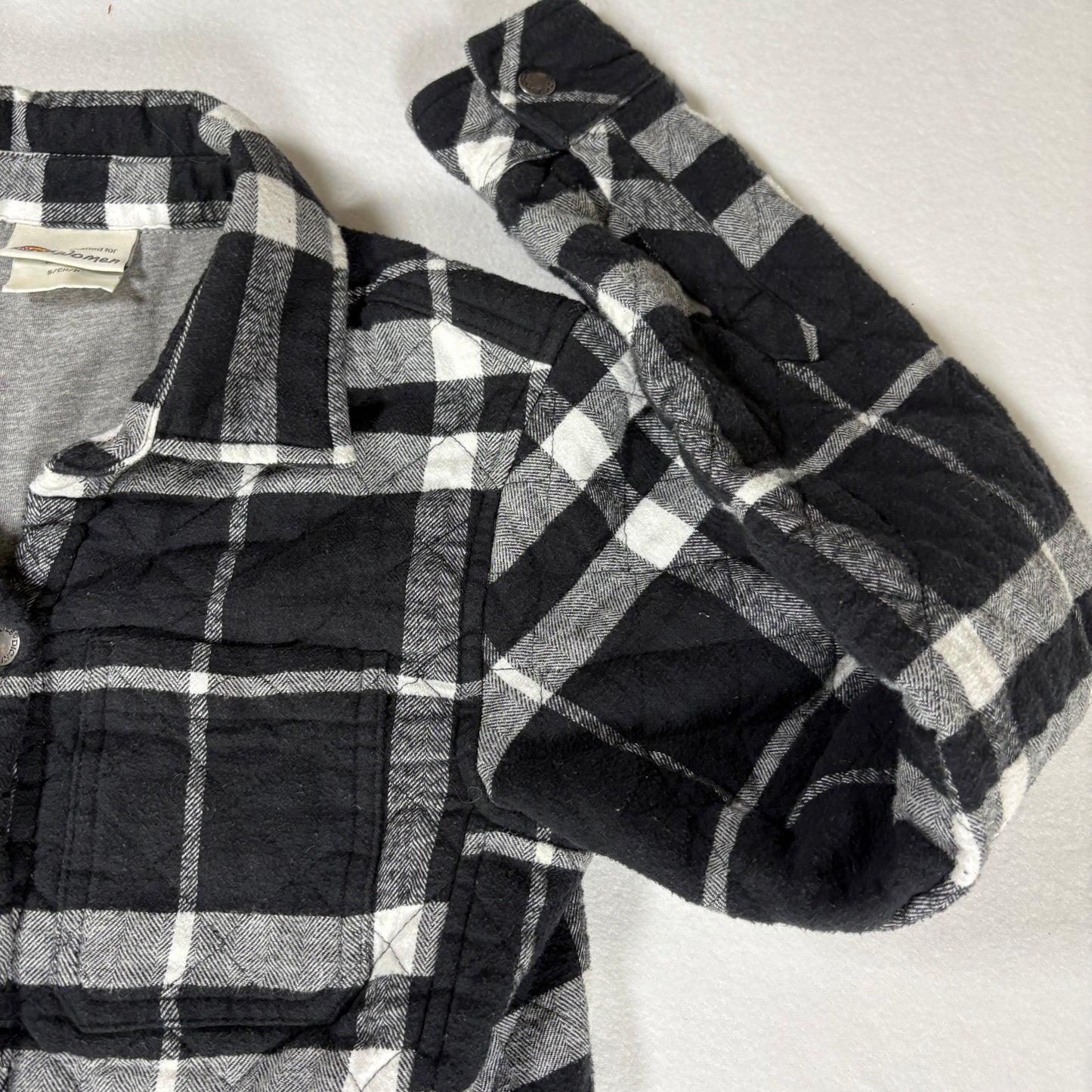 Dickies Flannel Jacket Women’s Small Black Gray Plaid Quilted Lined Shacket