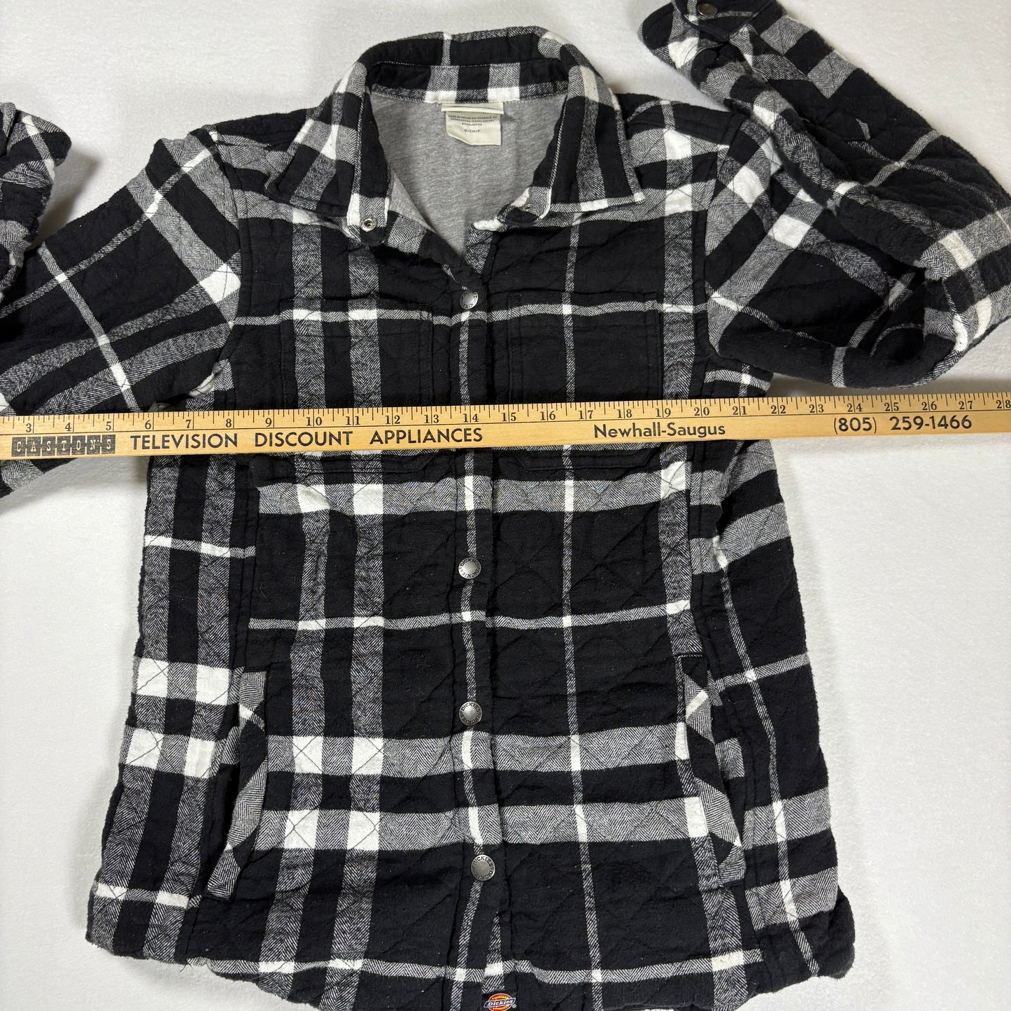 Dickies Flannel Jacket Women’s Small Black Gray Plaid Quilted Lined Shacket