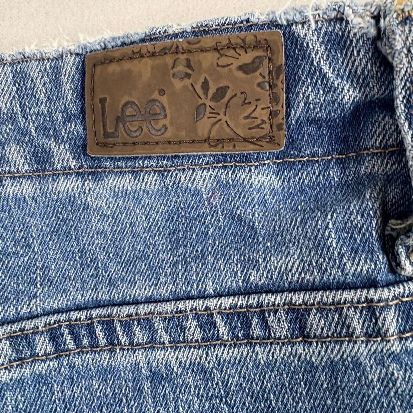 Lee Mens Jeans Relaxed Fit Blue Denim Elastic Waist Straight Leg 90s Grunge