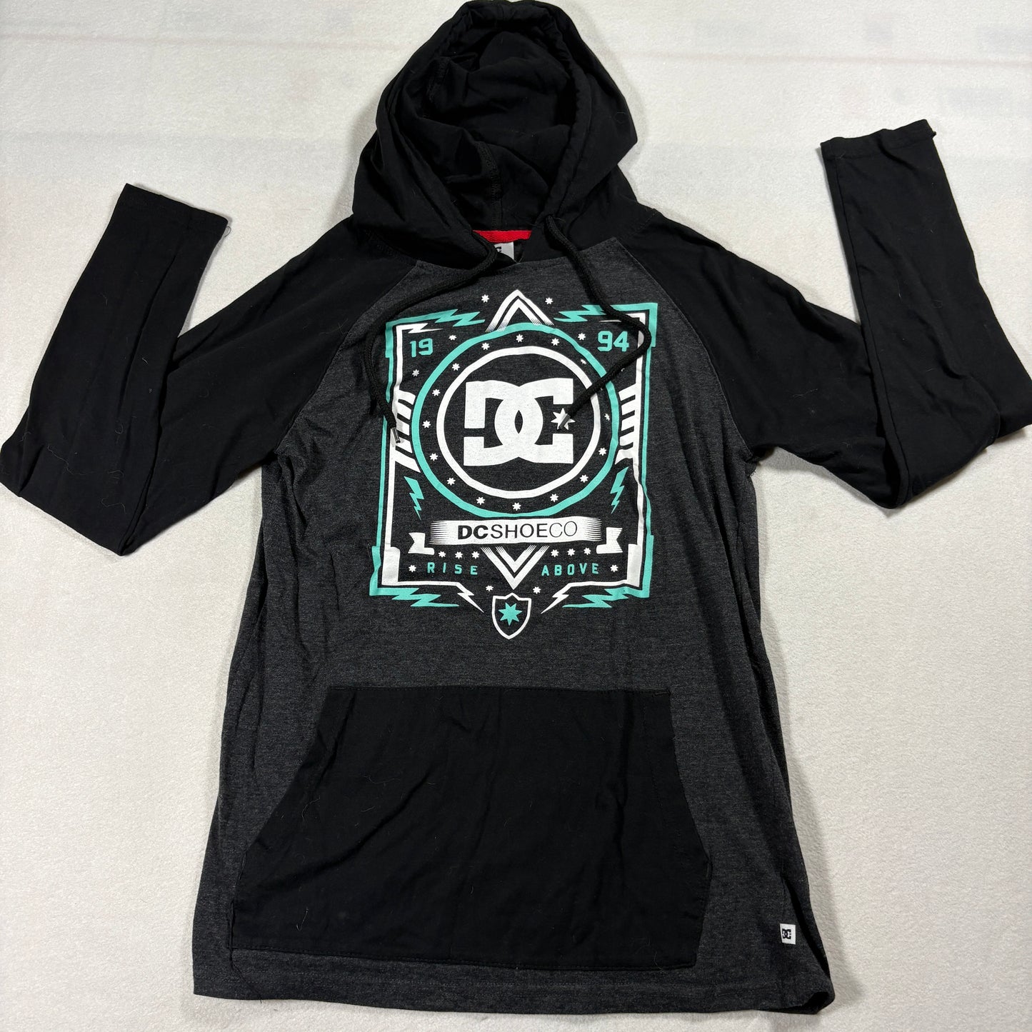 DC Shoes Hoodie Long Sleeve Mens Small Graphic Skate Streetwear Black Grey