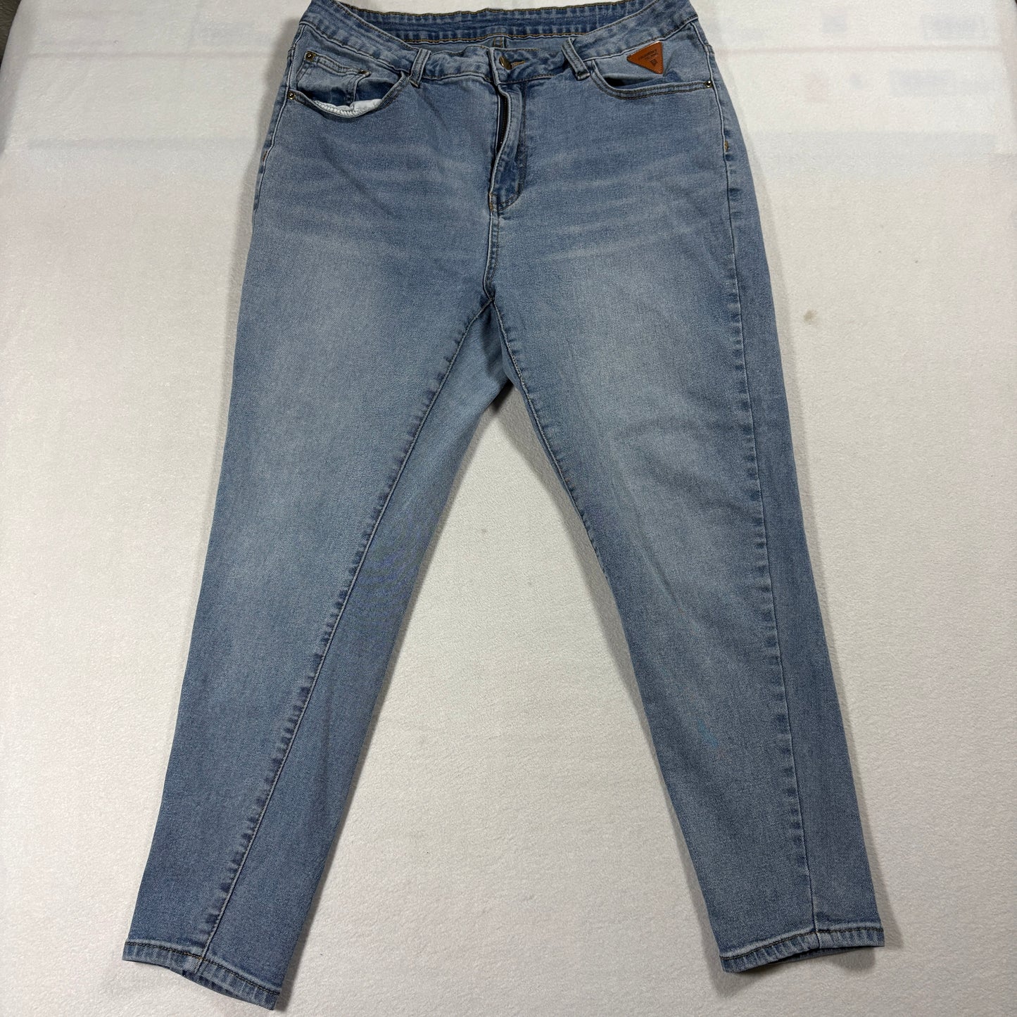 Vintage Light Wash Jeans Womens 1XL High Rise Tapered Leg Retro Y2K Denim