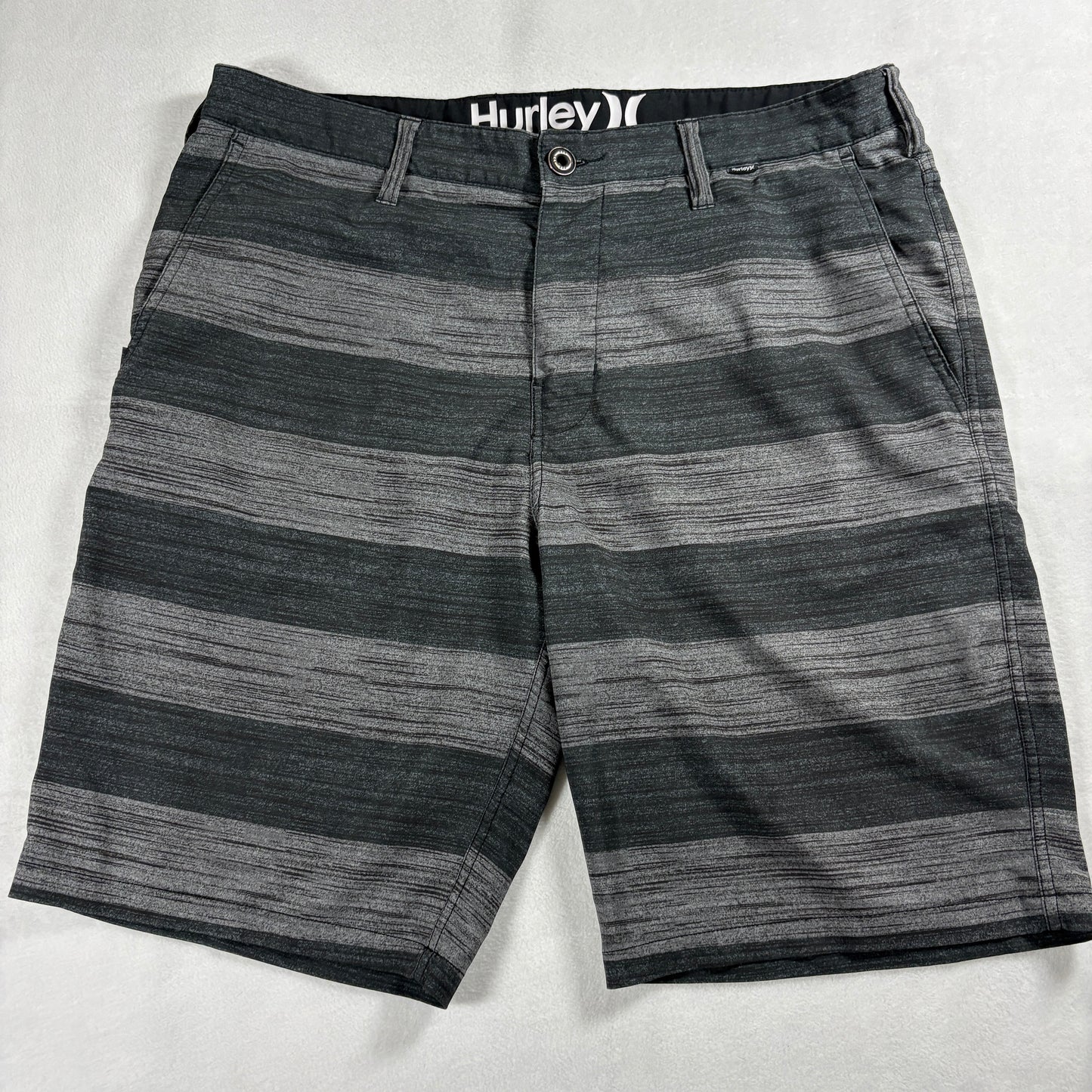 Hurley Shorts Mens Size 34 Gray Stripe Boardwalk Chino Surf Skate Casual Summer!